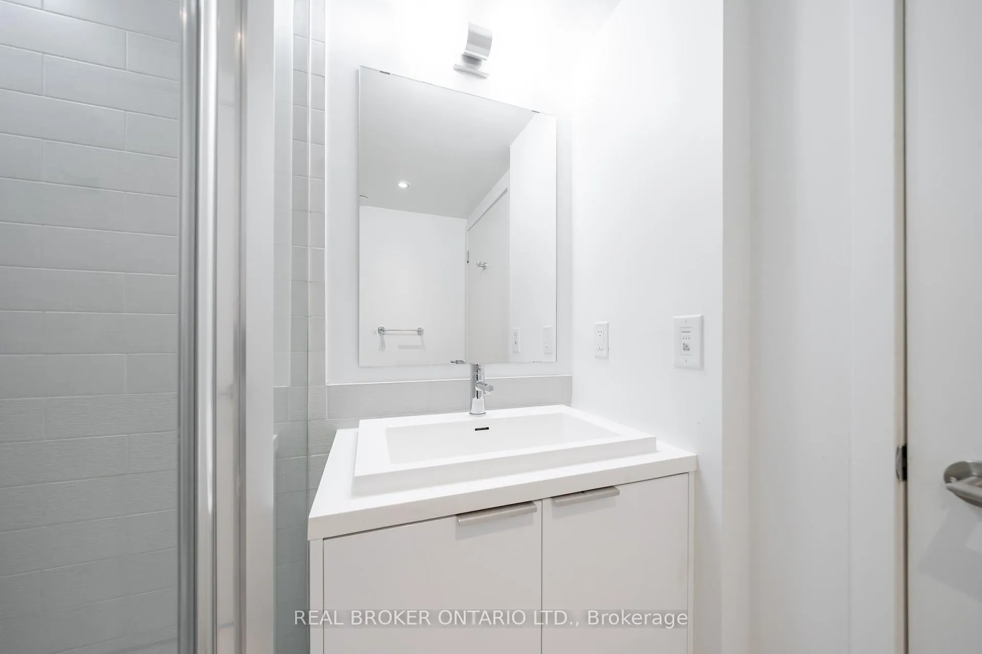 Photo 4 of Unit 1601, 6 Sonic Way, Toronto, Flemingdon Park — HOMEH