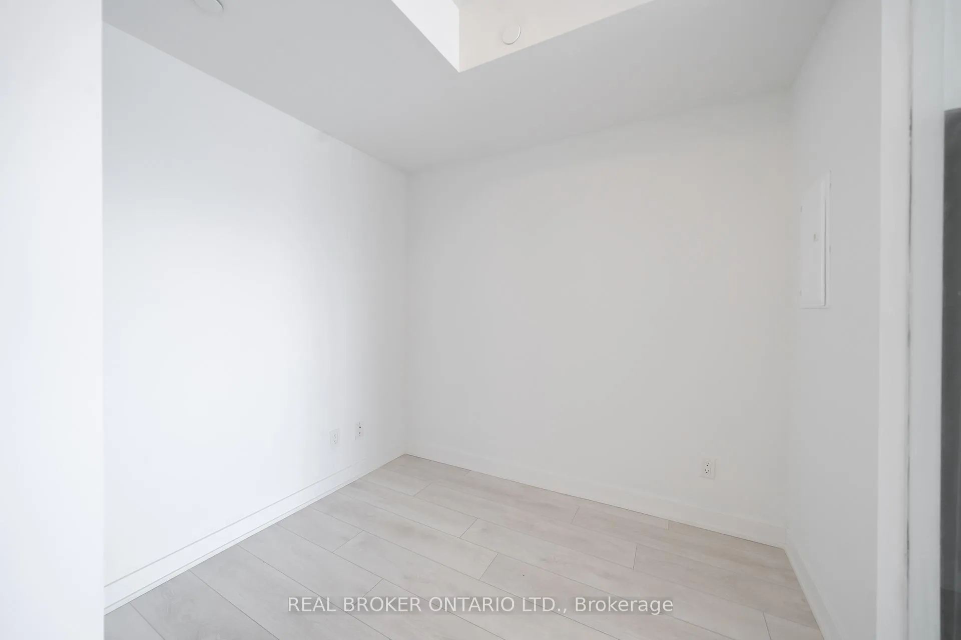 Photo 7 of Unit 1601, 6 Sonic Way, Toronto, Flemingdon Park — HOMEH