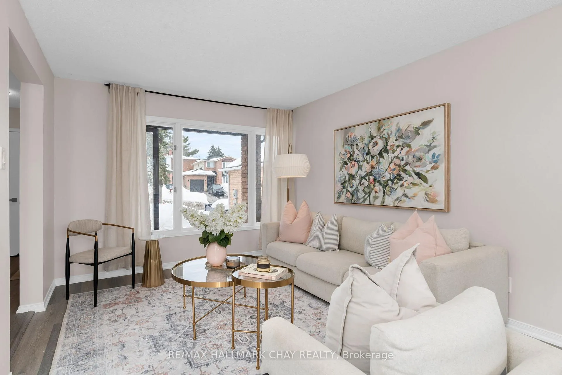 Photo 2 of 25 Garden Drive, Barrie, Allandale Heights — HOMEH