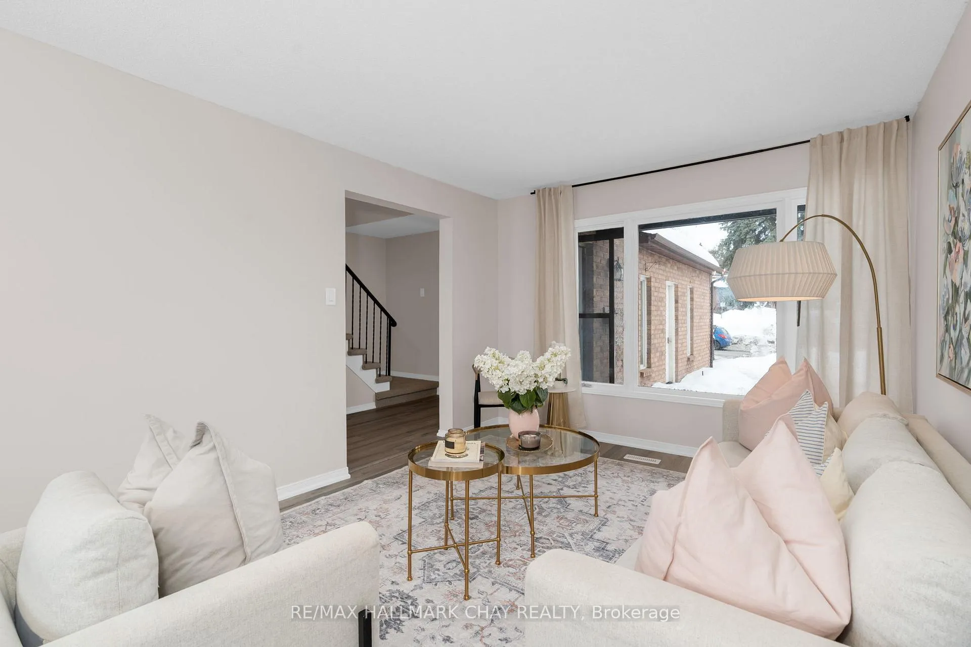 Photo 3 of 25 Garden Drive, Barrie, Allandale Heights — HOMEH