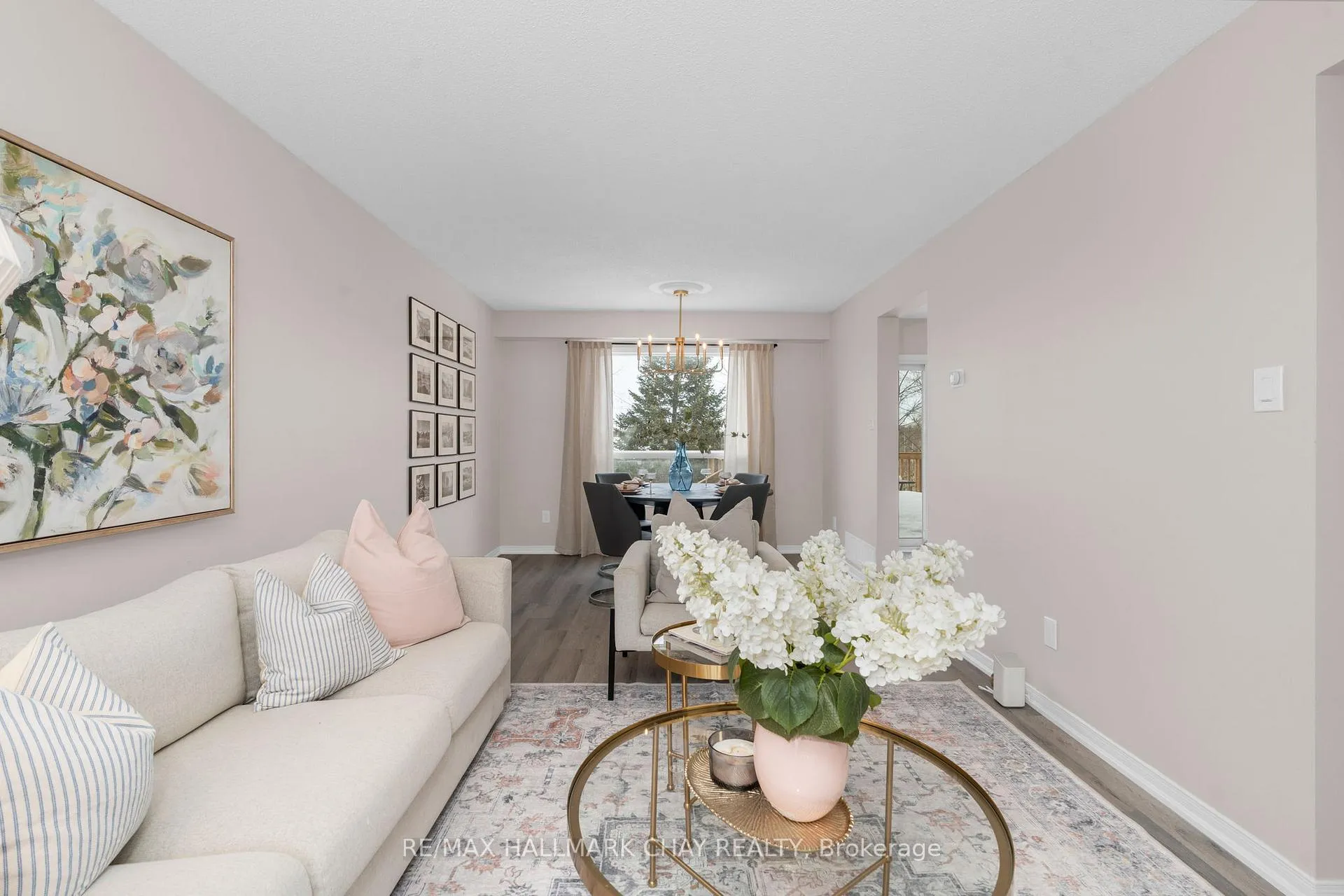 Photo 4 of 25 Garden Drive, Barrie, Allandale Heights — HOMEH
