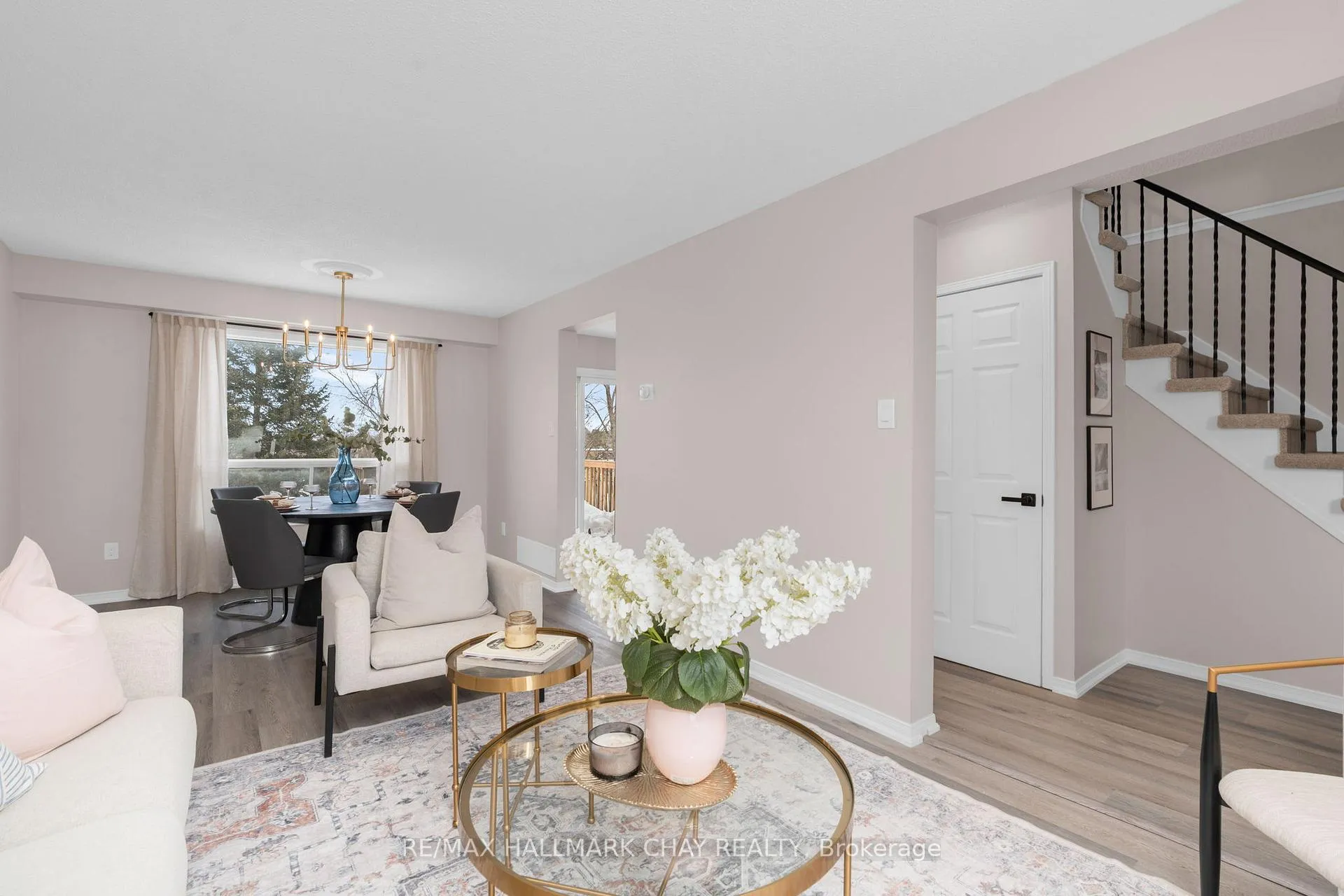 Photo 5 of 25 Garden Drive, Barrie, Allandale Heights — HOMEH