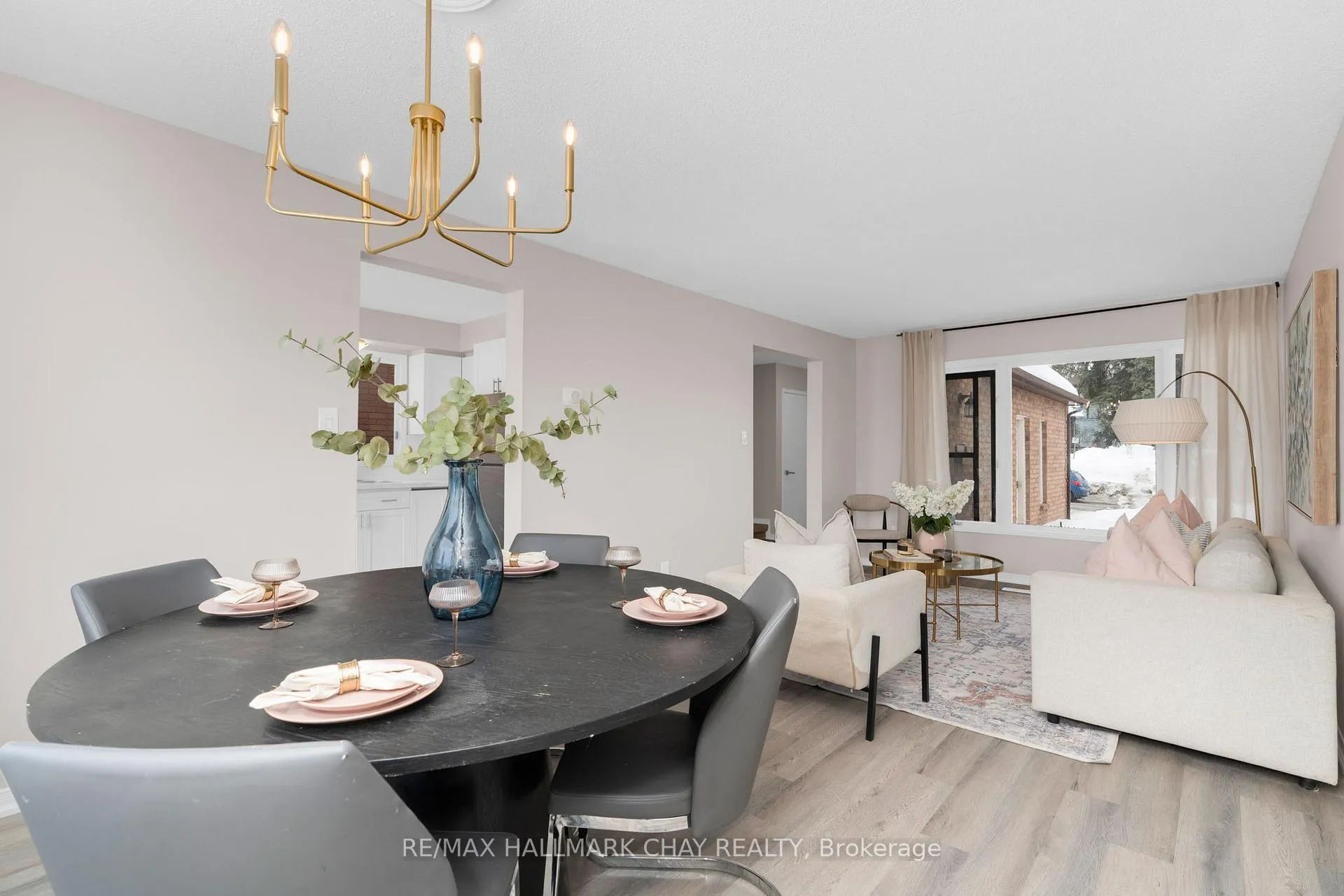 Photo 8 of 25 Garden Drive, Barrie, Allandale Heights — HOMEH