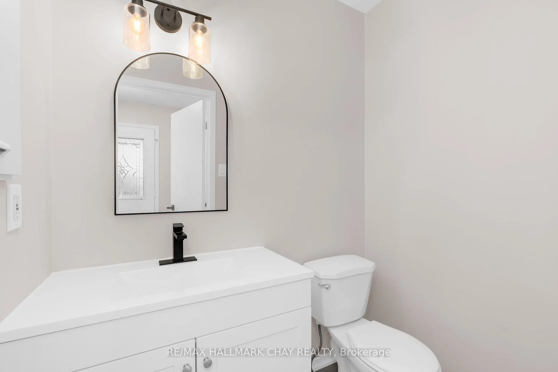 Photo 10 of 25 Garden Drive, Barrie, Allandale Heights — HOMEH