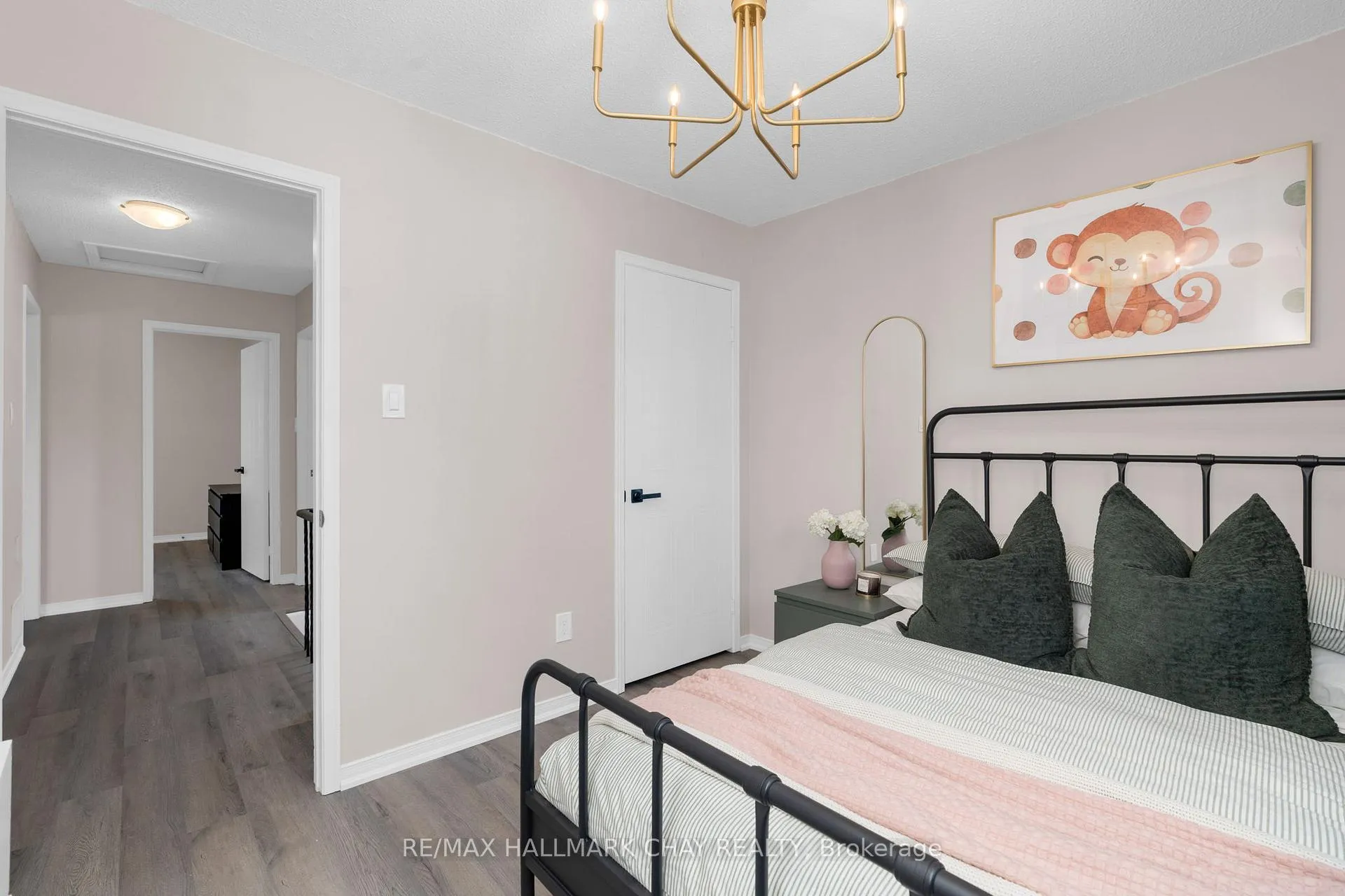 Photo 12 of 25 Garden Drive, Barrie, Allandale Heights — HOMEH