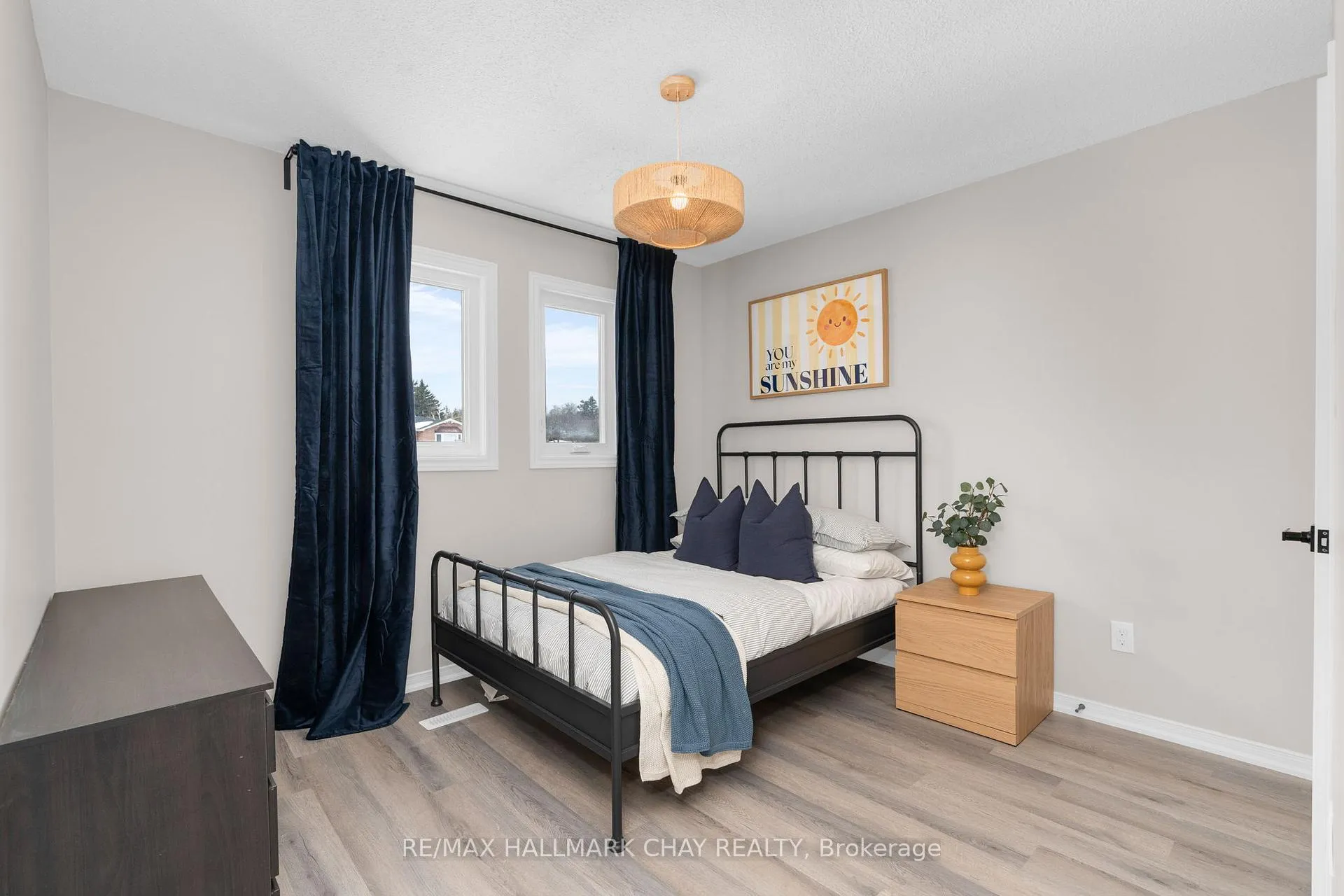 Photo 13 of 25 Garden Drive, Barrie, Allandale Heights — HOMEH