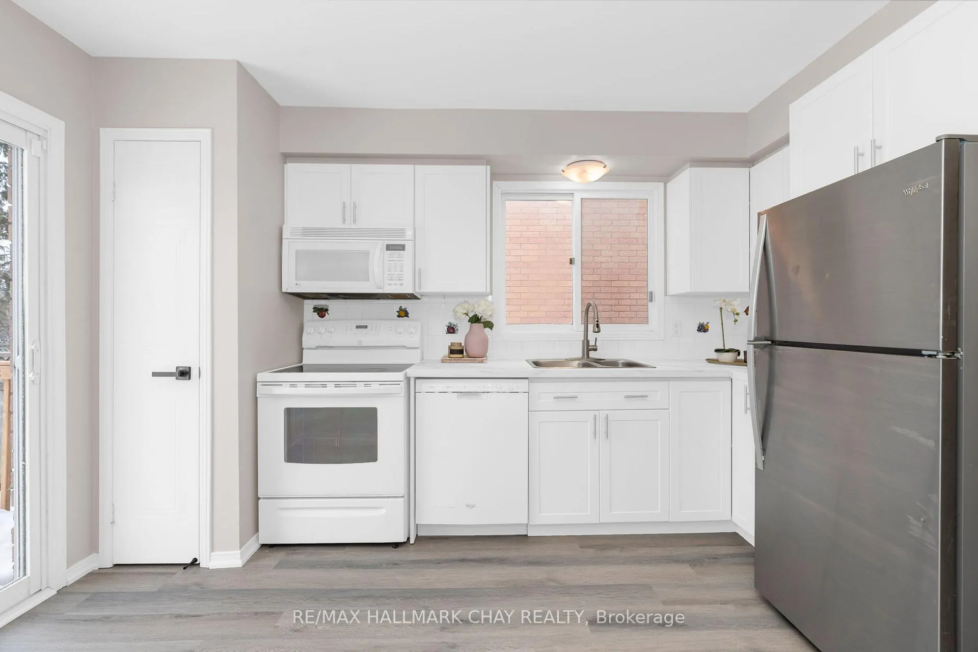 Photo 17 of 25 Garden Drive, Barrie, Allandale Heights — HOMEH