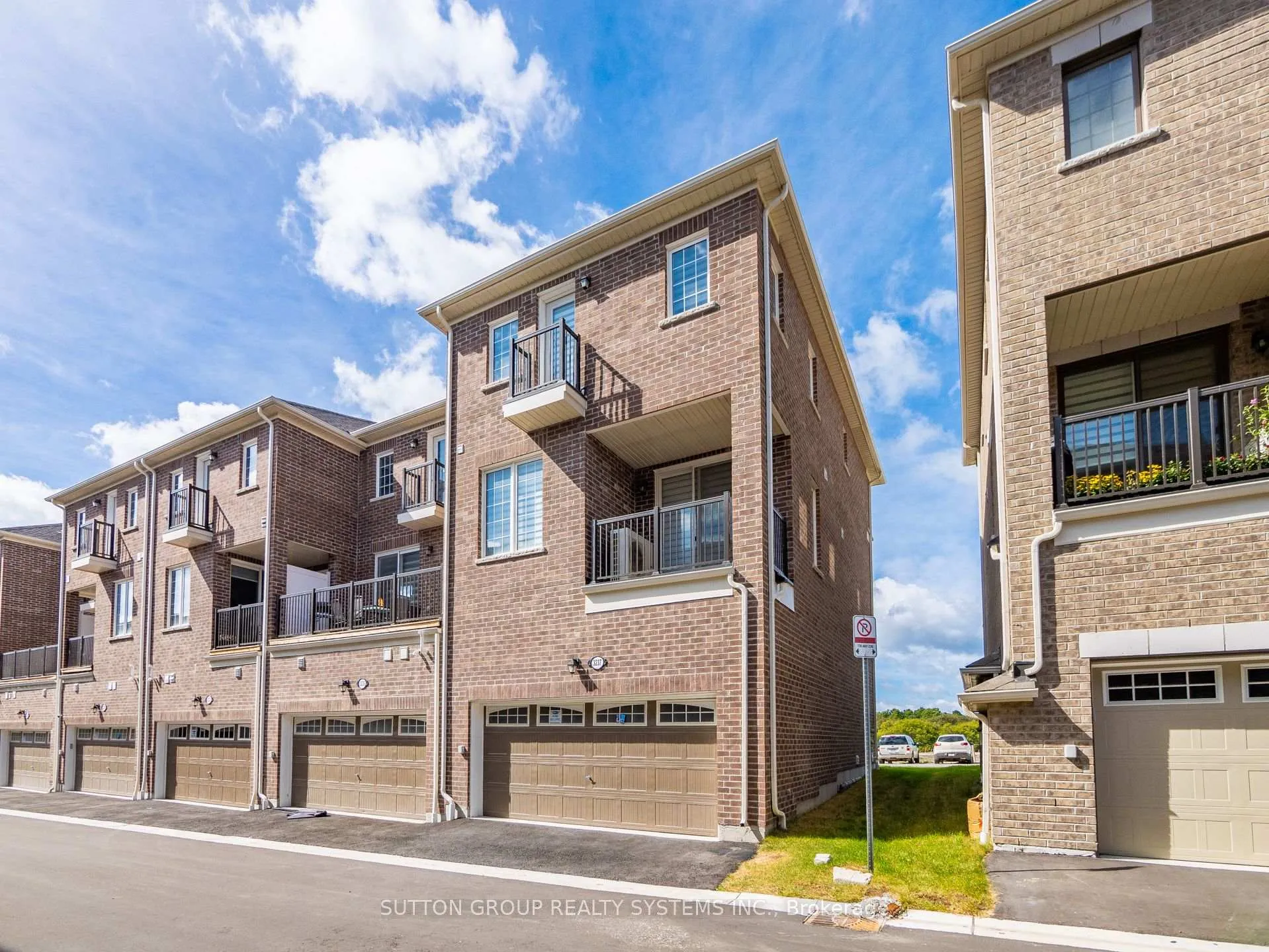 Photo 4 of 3237 Brigadier Avenue, Pickering, Rural Pickering — HOMEH