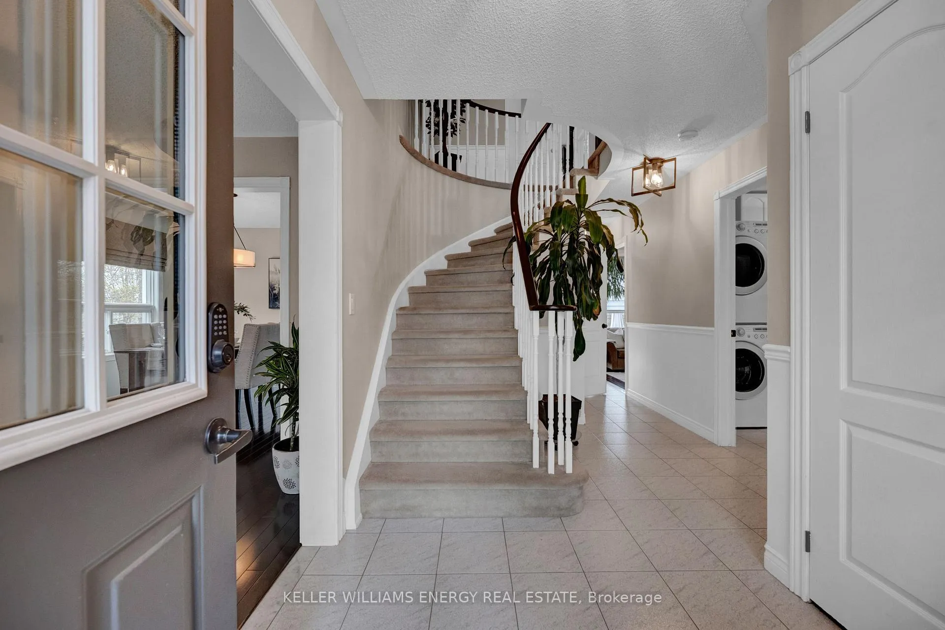Photo 6 of 5 Snowden Court, Clarington, Newcastle — HOMEH