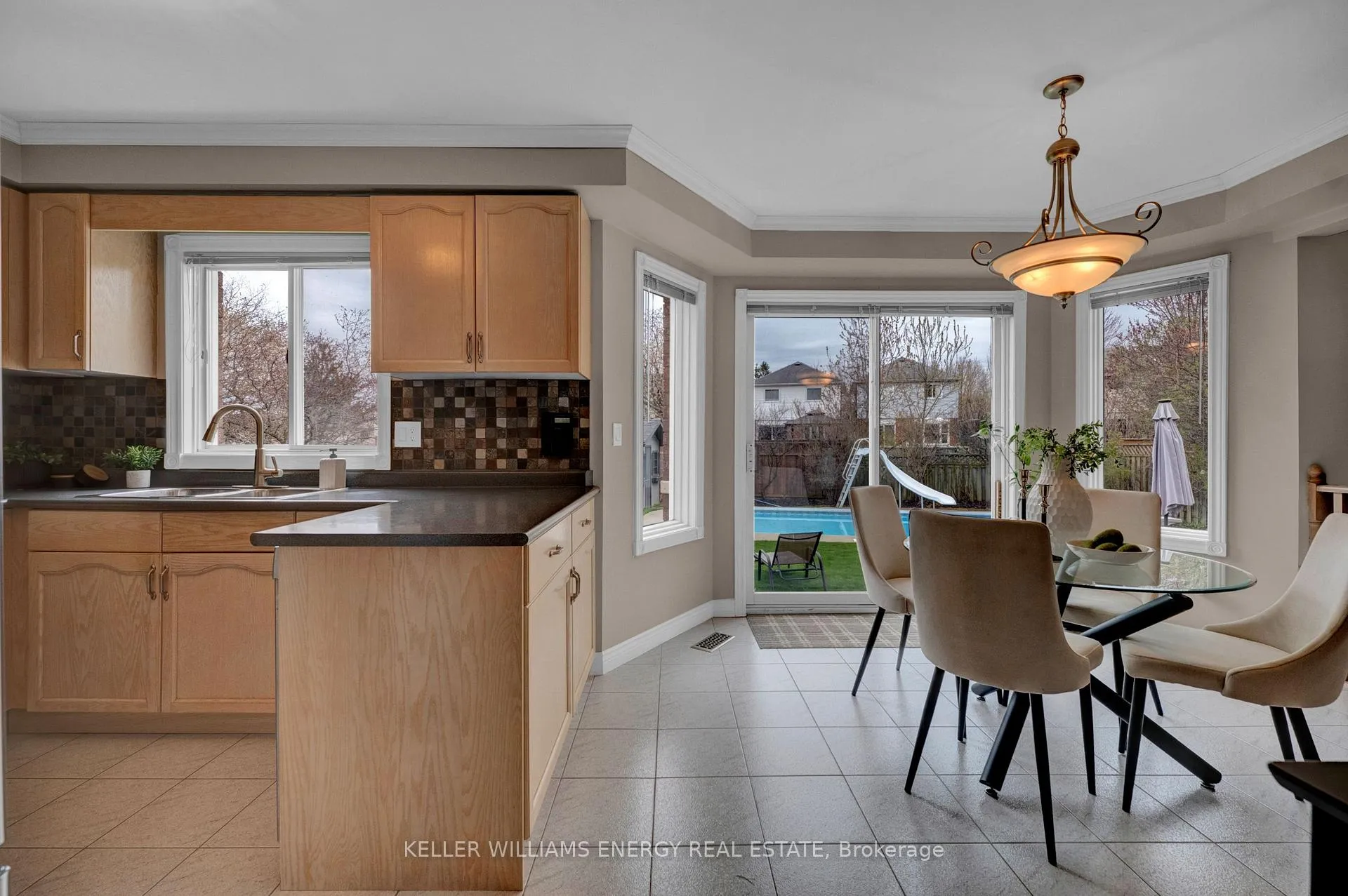 Photo 12 of 5 Snowden Court, Clarington, Newcastle — HOMEH