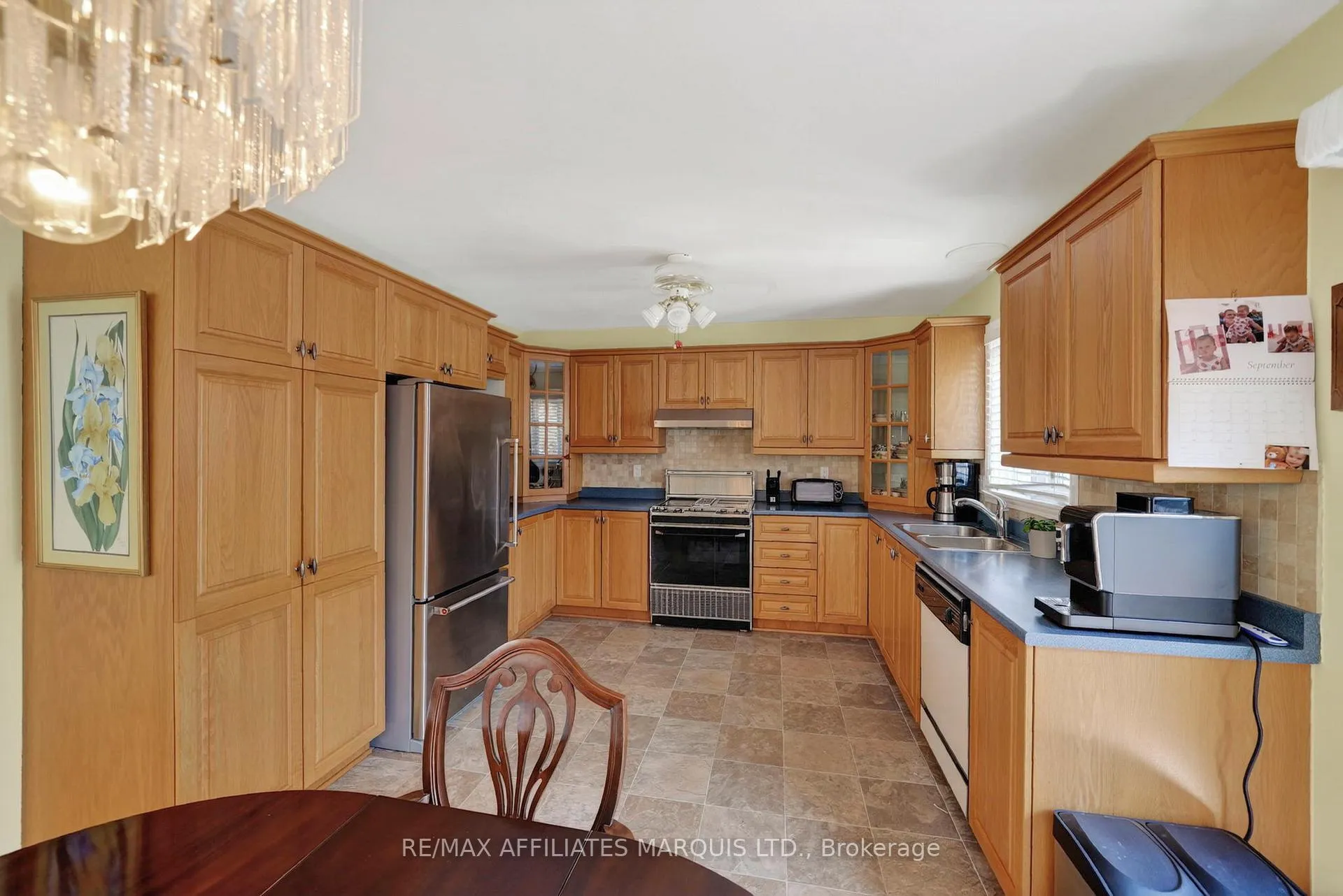 Photo 11 of 576 Joanne Crescent, Cornwall, Cornwall — HOMEH
