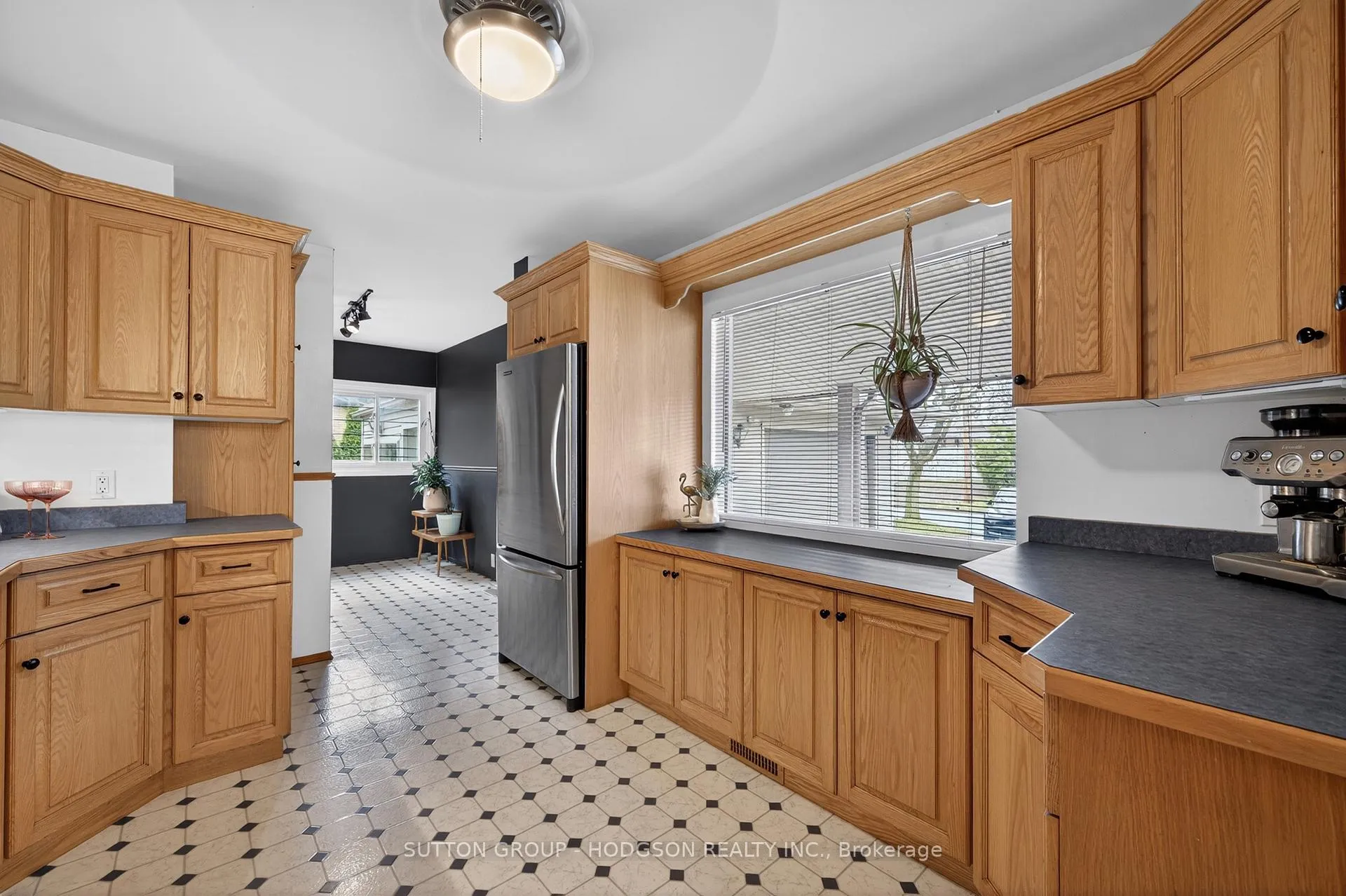 Photo 7 of 396 Averill Gate, London, South G — HOMEH