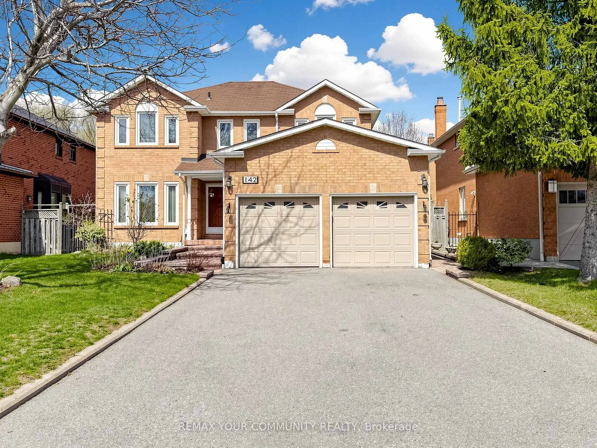 Photo 1 of 142 Waterside Crescent, Vaughan, Maple — HOMEH