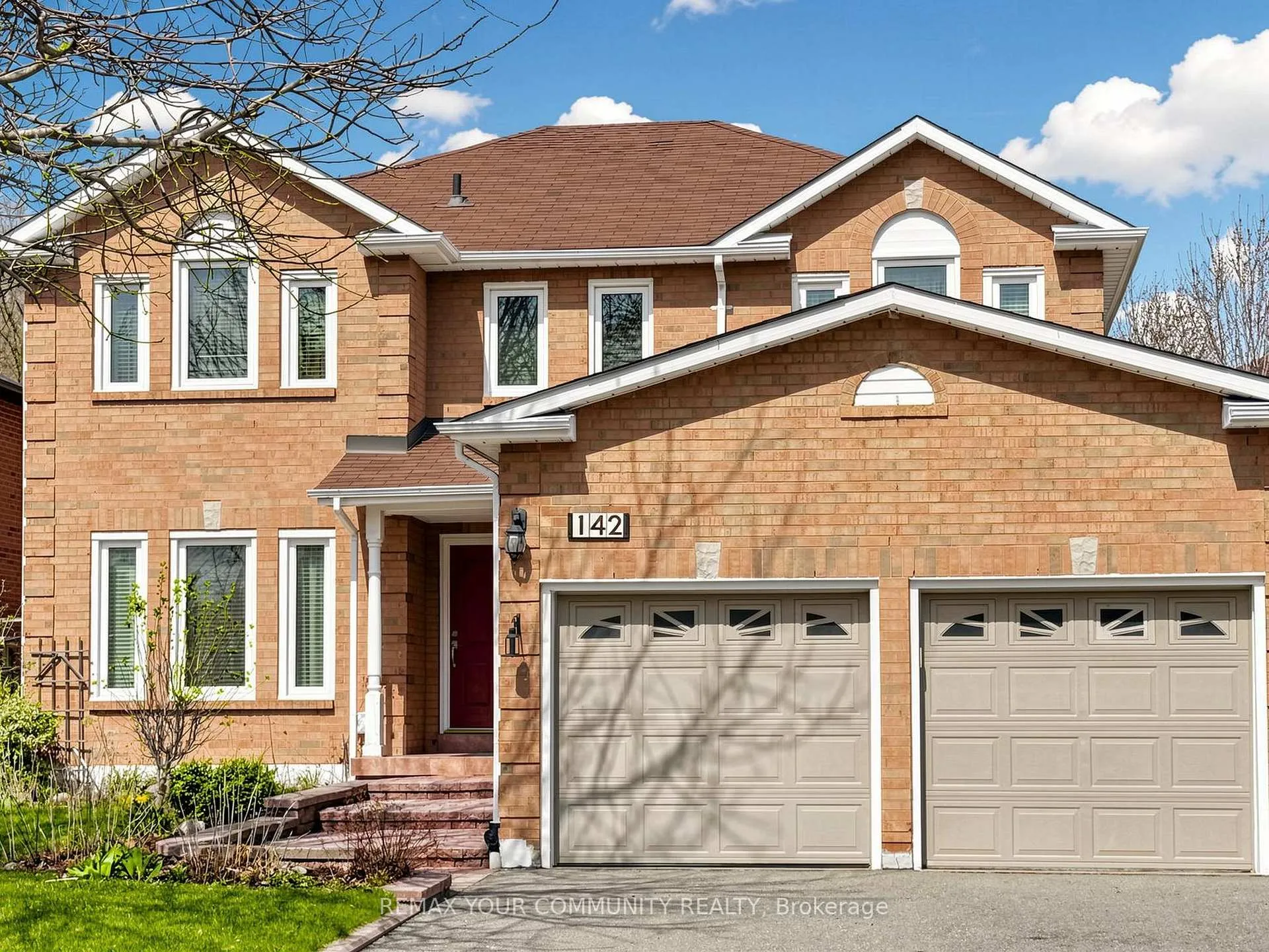 Photo 6 of 142 Waterside Crescent, Vaughan, Maple — HOMEH