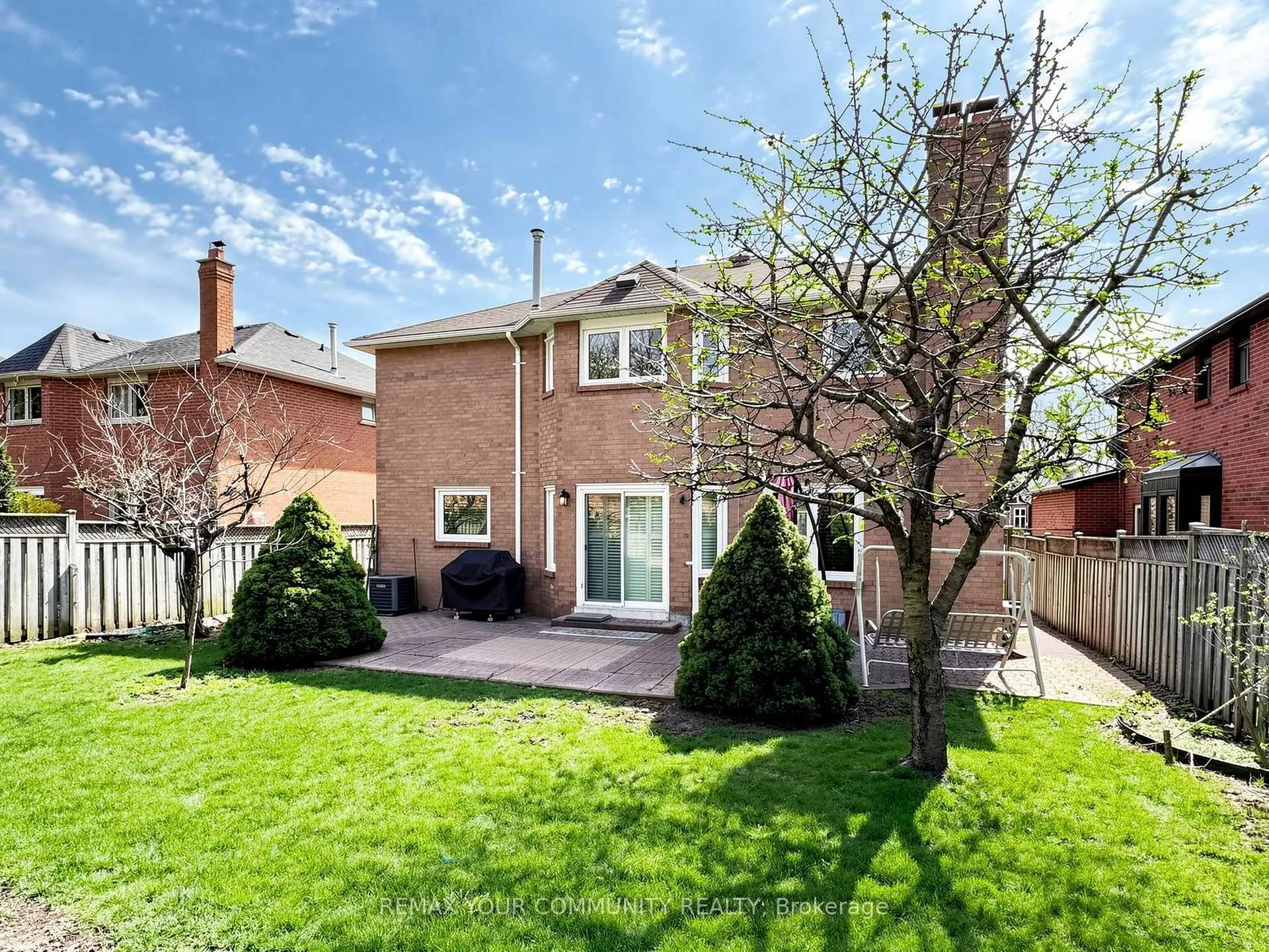 Photo 12 of 142 Waterside Crescent, Vaughan, Maple — HOMEH