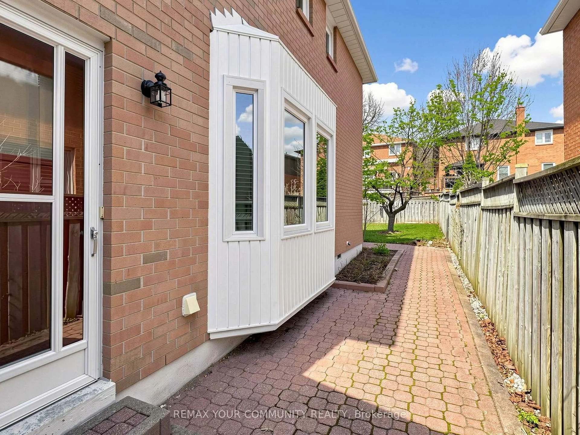 Photo 14 of 142 Waterside Crescent, Vaughan, Maple — HOMEH