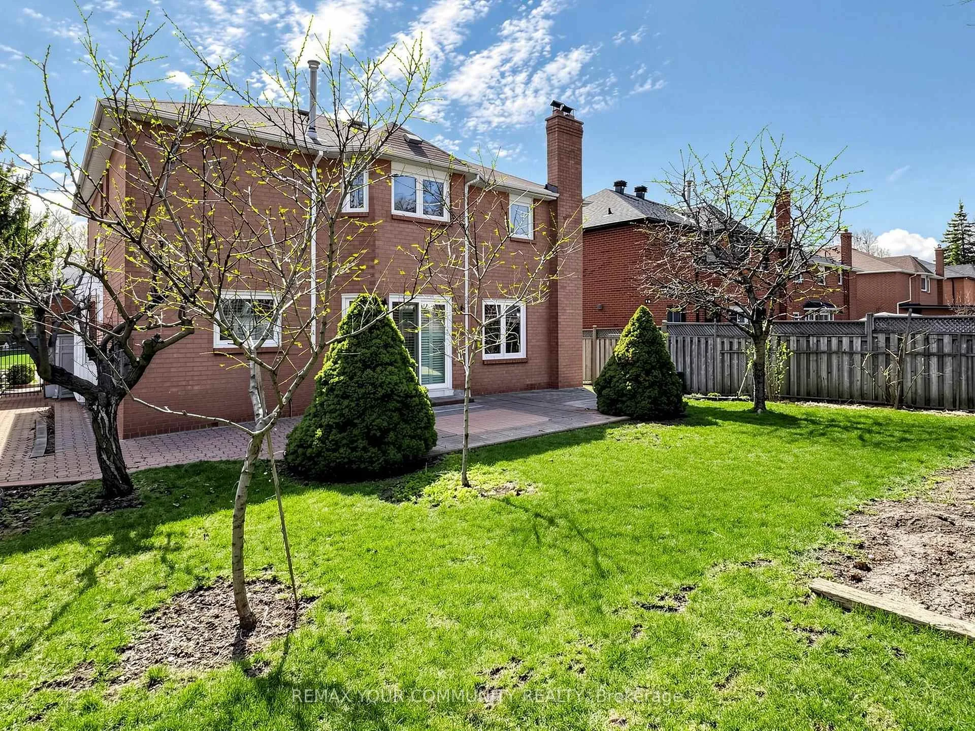 Photo 16 of 142 Waterside Crescent, Vaughan, Maple — HOMEH