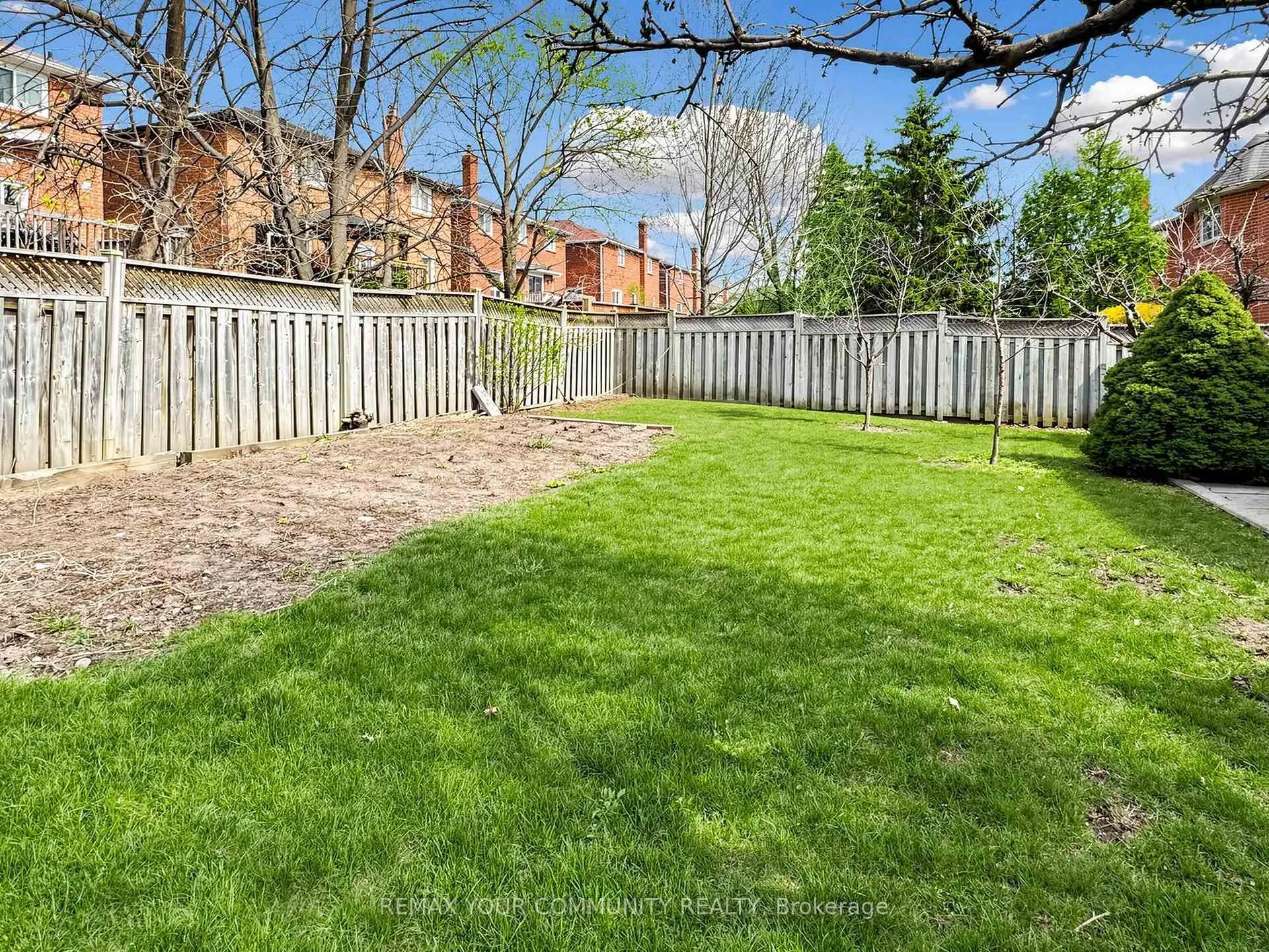 Photo 19 of 142 Waterside Crescent, Vaughan, Maple — HOMEH