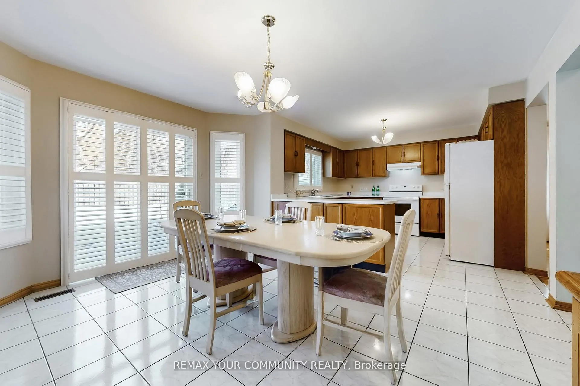 Photo 30 of 142 Waterside Crescent, Vaughan, Maple — HOMEH