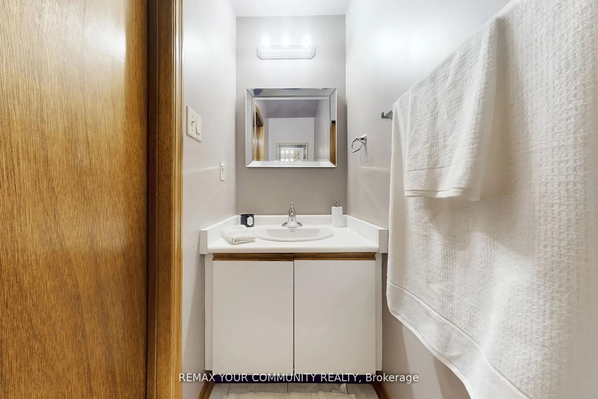 Photo 31 of 142 Waterside Crescent, Vaughan, Maple — HOMEH