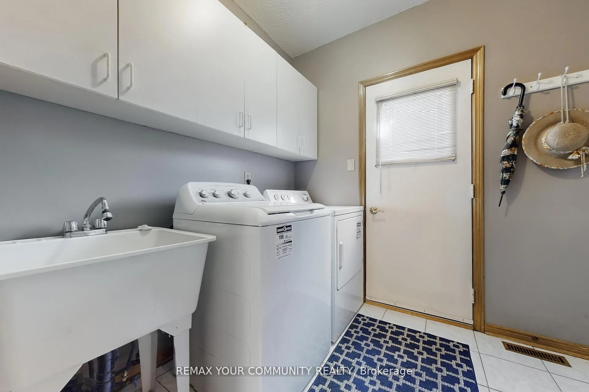 Photo 32 of 142 Waterside Crescent, Vaughan, Maple — HOMEH