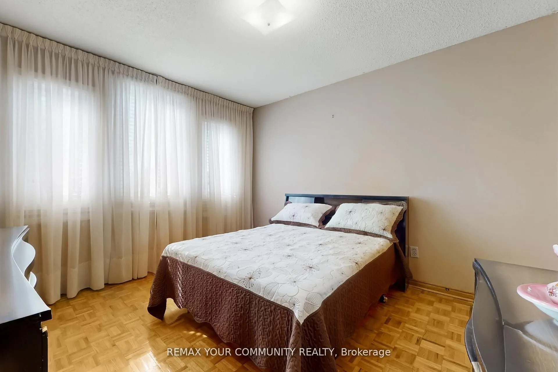 Photo 41 of 142 Waterside Crescent, Vaughan, Maple — HOMEH
