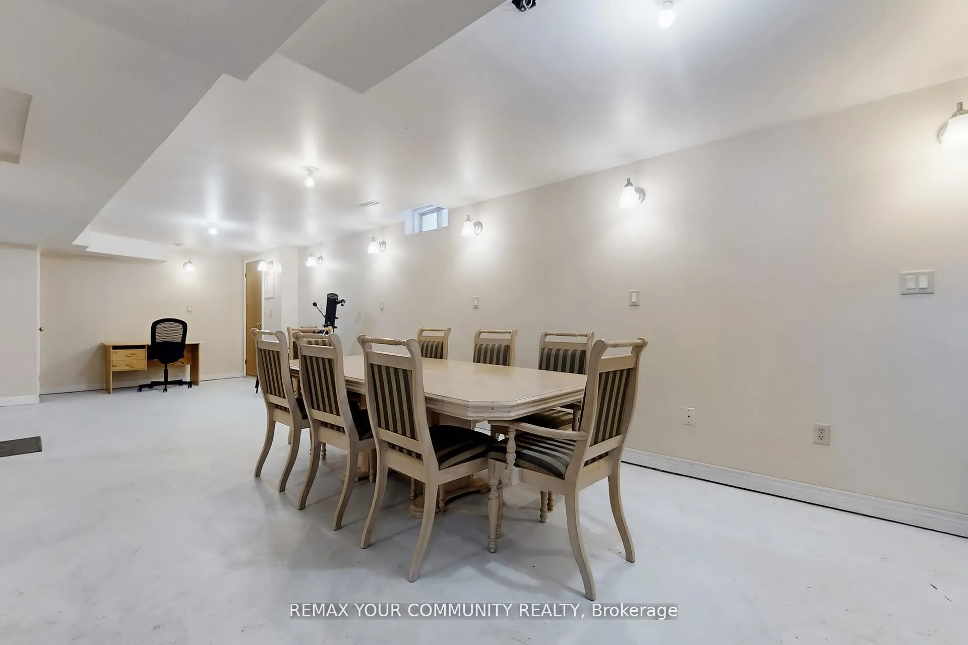 Photo 46 of 142 Waterside Crescent, Vaughan, Maple — HOMEH