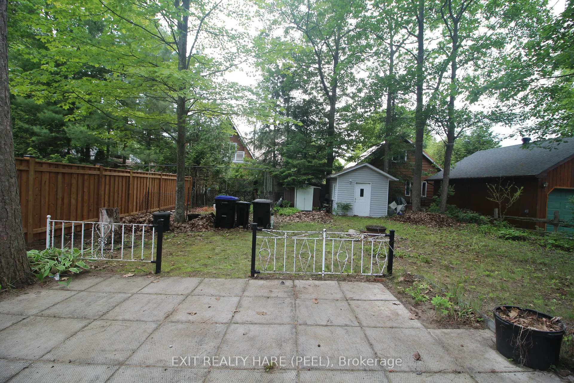 Photo 4 of 126 Woodward Drive, Tiny, Rural Tiny — HOMEH