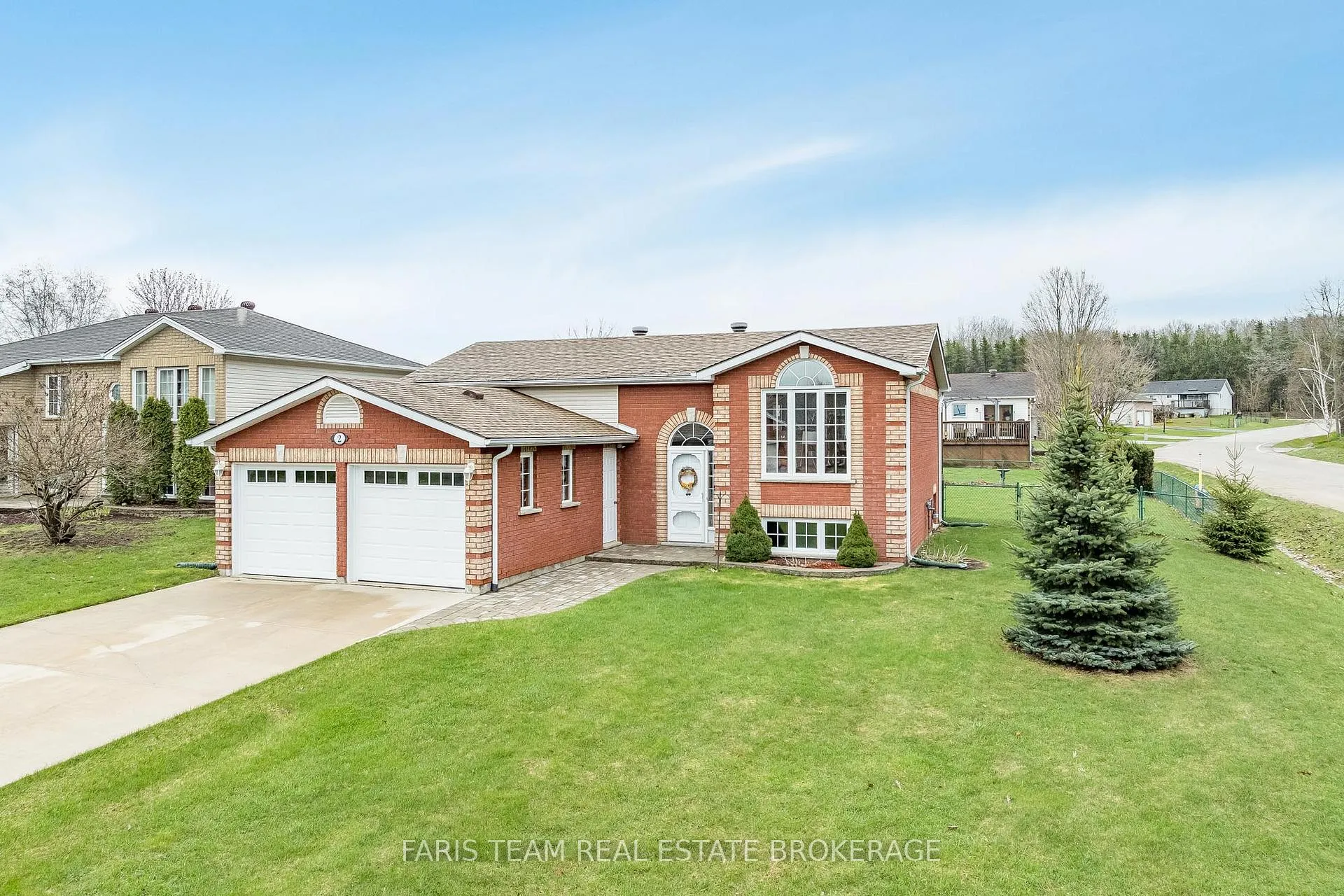 Photo 2 of 2 Sheffcote Street, Penetanguishene — HOMEH