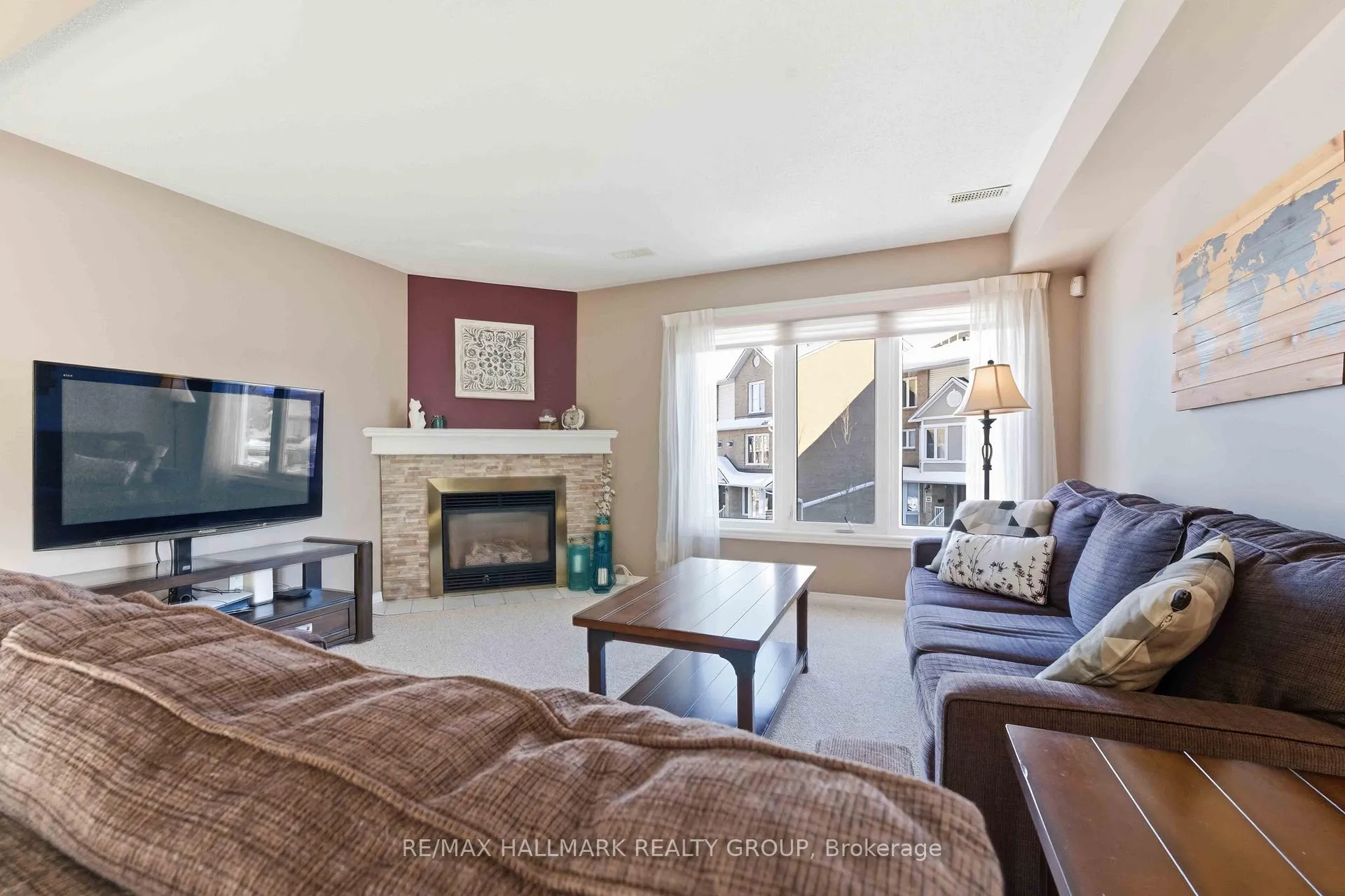 Photo 8 of 1660 Locksley Lane, Ottawa, Beaconwood — HOMEH
