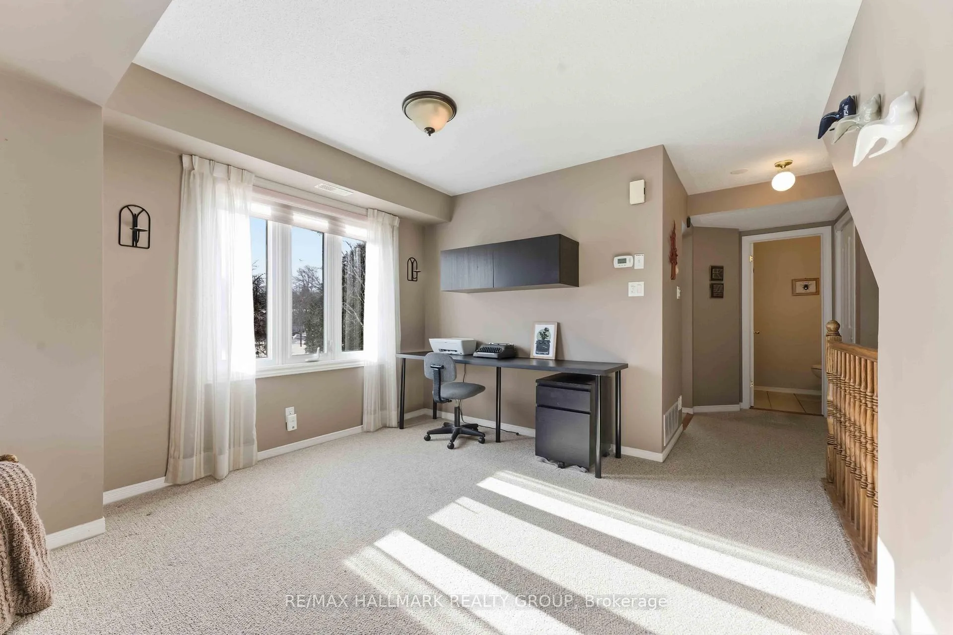 Photo 11 of 1660 Locksley Lane, Ottawa, Beaconwood — HOMEH