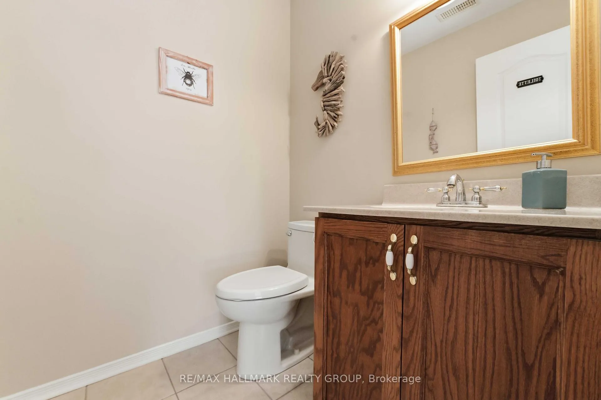 Photo 15 of 1660 Locksley Lane, Ottawa, Beaconwood — HOMEH