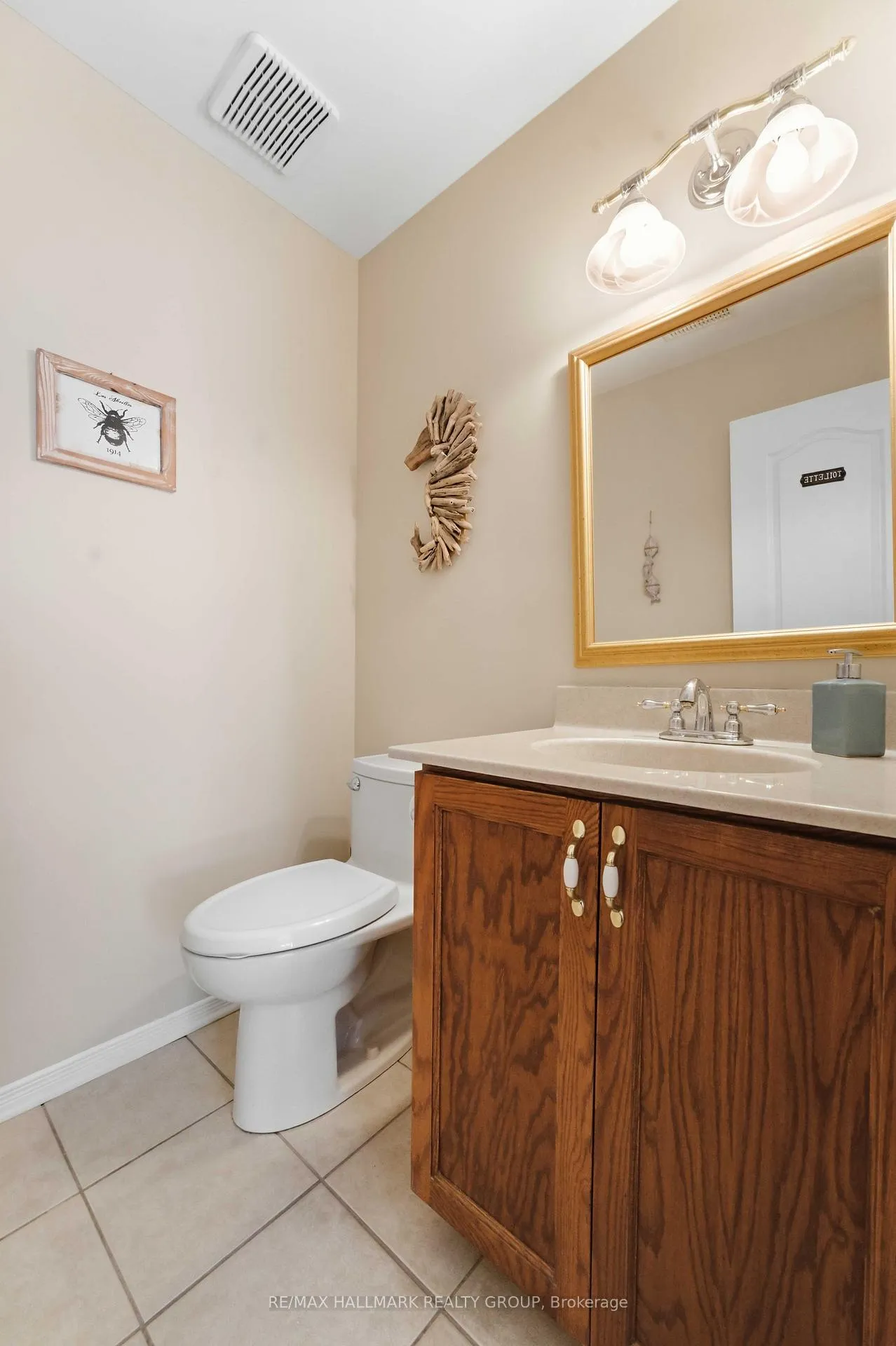 Photo 16 of 1660 Locksley Lane, Ottawa, Beaconwood — HOMEH