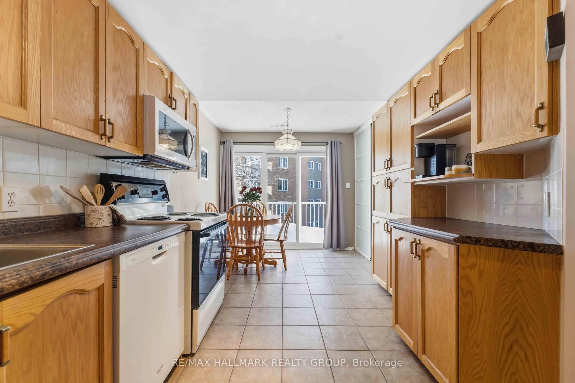 Photo 17 of 1660 Locksley Lane, Ottawa, Beaconwood — HOMEH