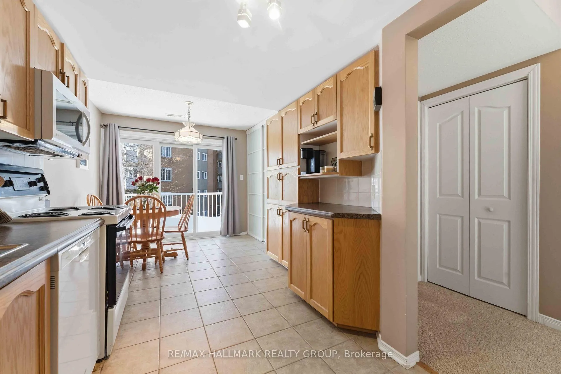 Photo 20 of 1660 Locksley Lane, Ottawa, Beaconwood — HOMEH