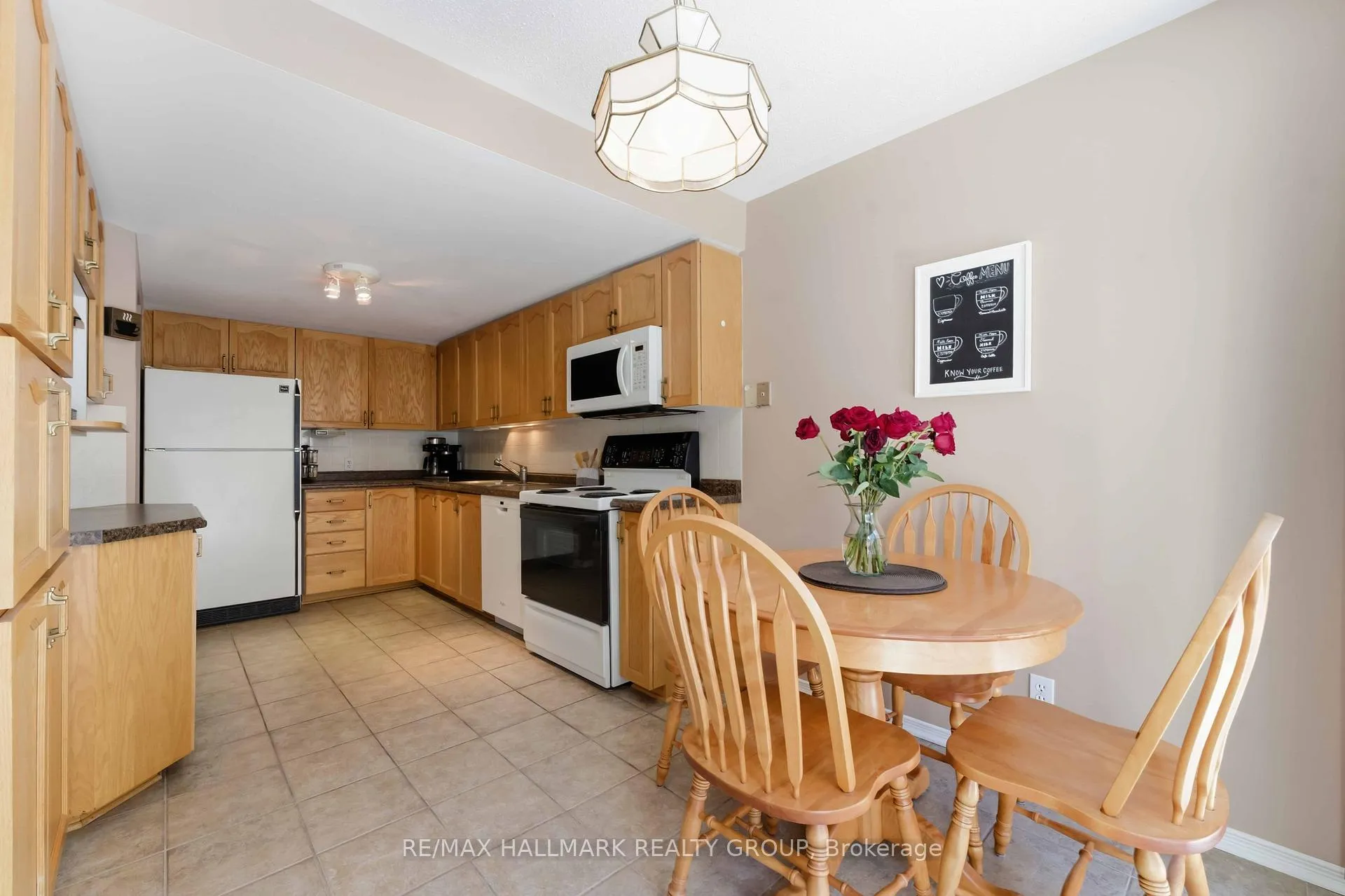 Photo 24 of 1660 Locksley Lane, Ottawa, Beaconwood — HOMEH