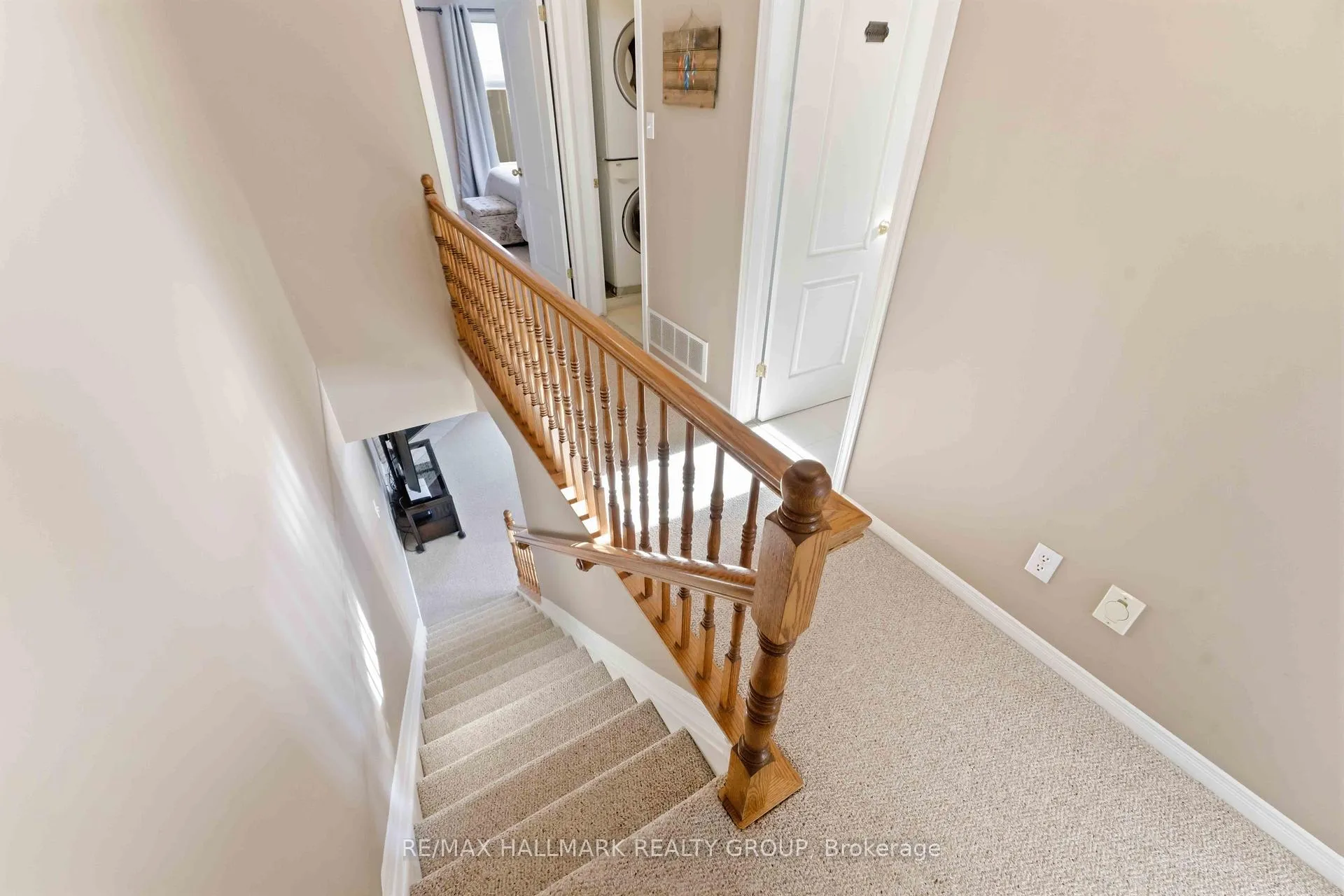Photo 25 of 1660 Locksley Lane, Ottawa, Beaconwood — HOMEH