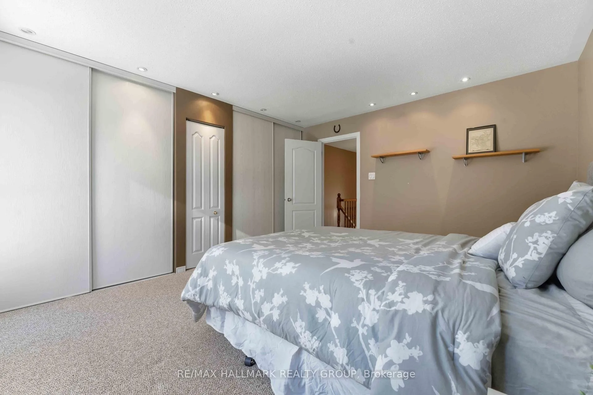 Photo 30 of 1660 Locksley Lane, Ottawa, Beaconwood — HOMEH