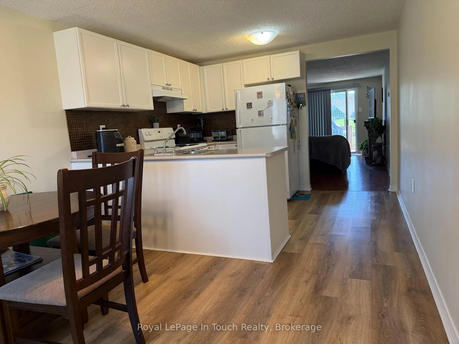 Photo 3 of 726 Frazer Drive, Midland — HOMEH
