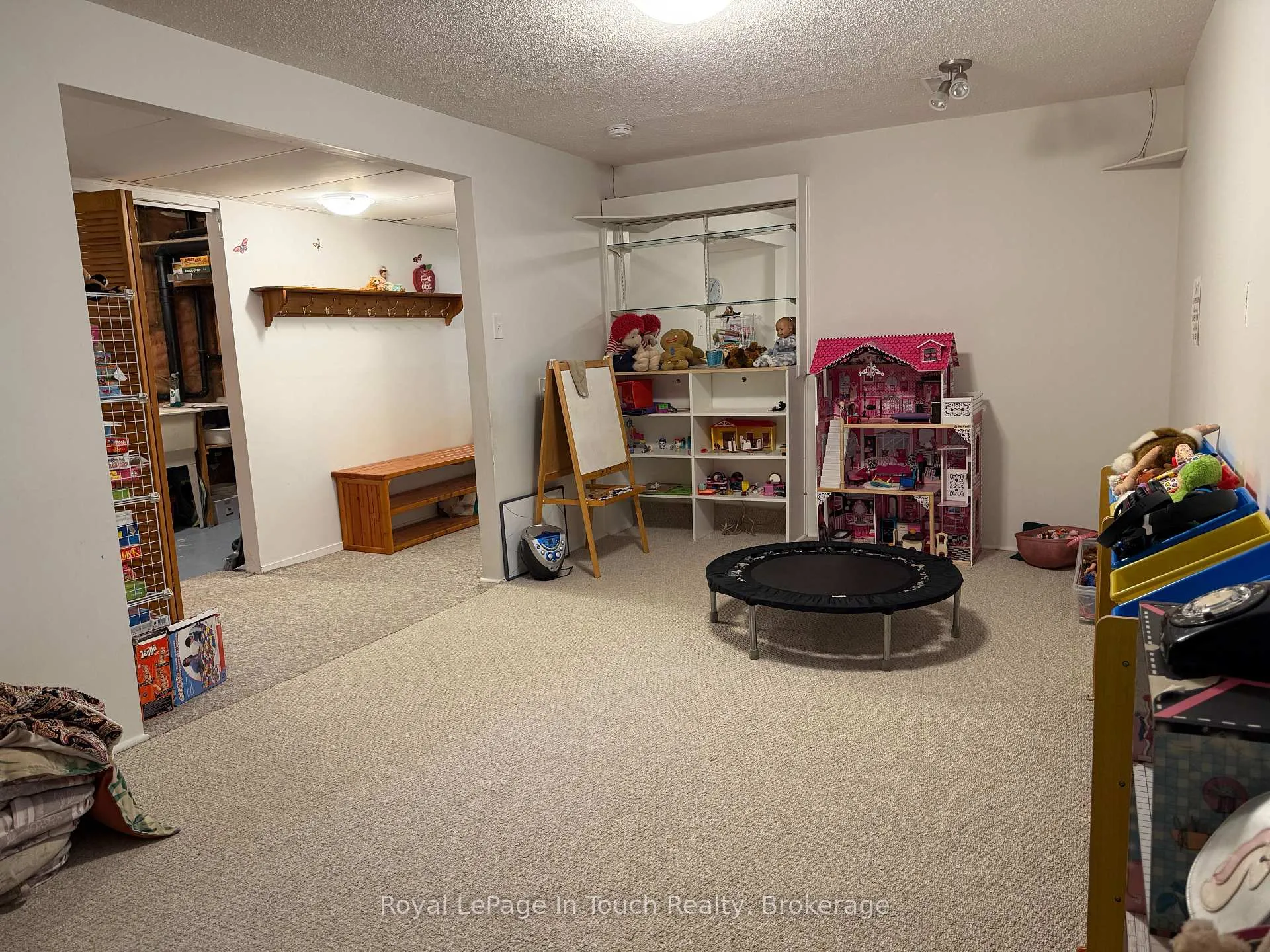 Photo 10 of 726 Frazer Drive, Midland — HOMEH