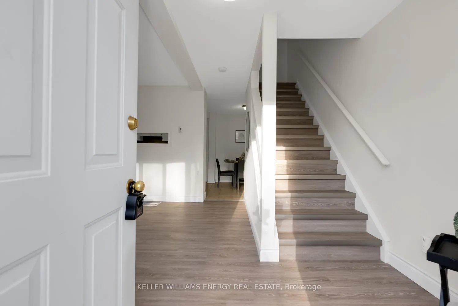 Photo 2 of Unit Front Unit, 337 Oshawa Boulevard N, Oshawa, O'Neill — HOMEH
