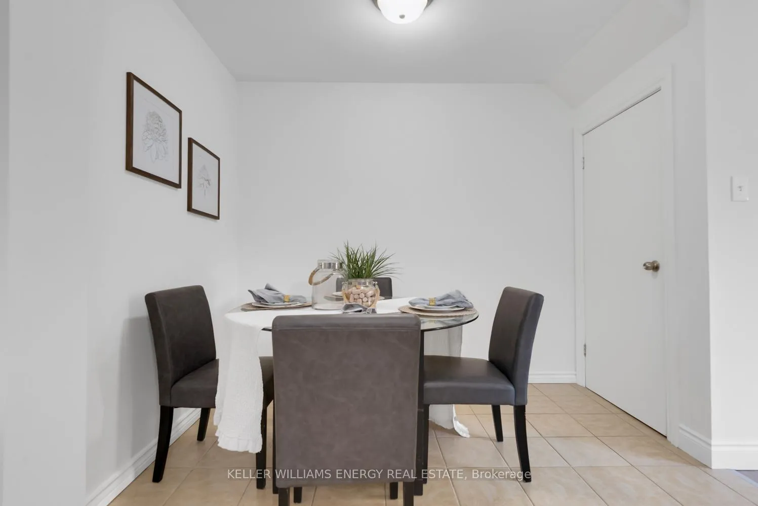 Photo 8 of Unit Front Unit, 337 Oshawa Boulevard N, Oshawa, O'Neill — HOMEH