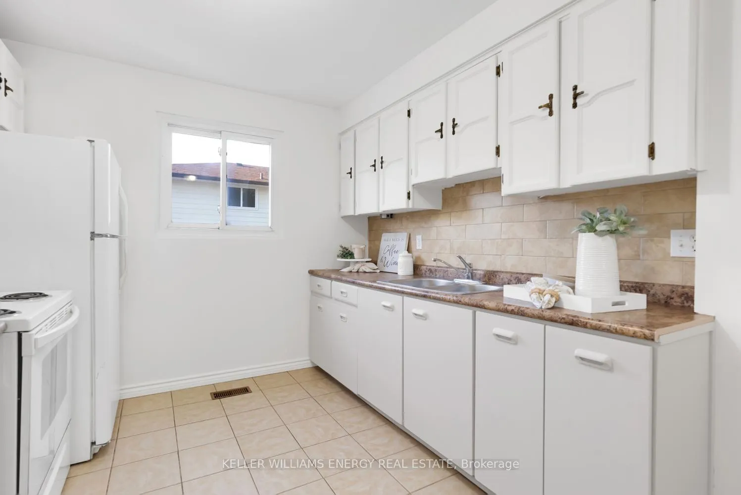 Photo 11 of Unit Front Unit, 337 Oshawa Boulevard N, Oshawa, O'Neill — HOMEH
