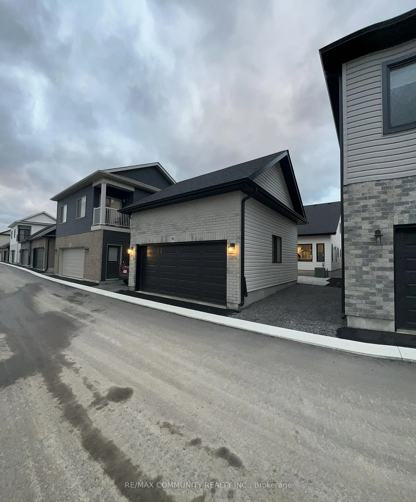 Photo 17 of 96 Riverstone Way, Belleville, Thurlow Ward — HOMEH