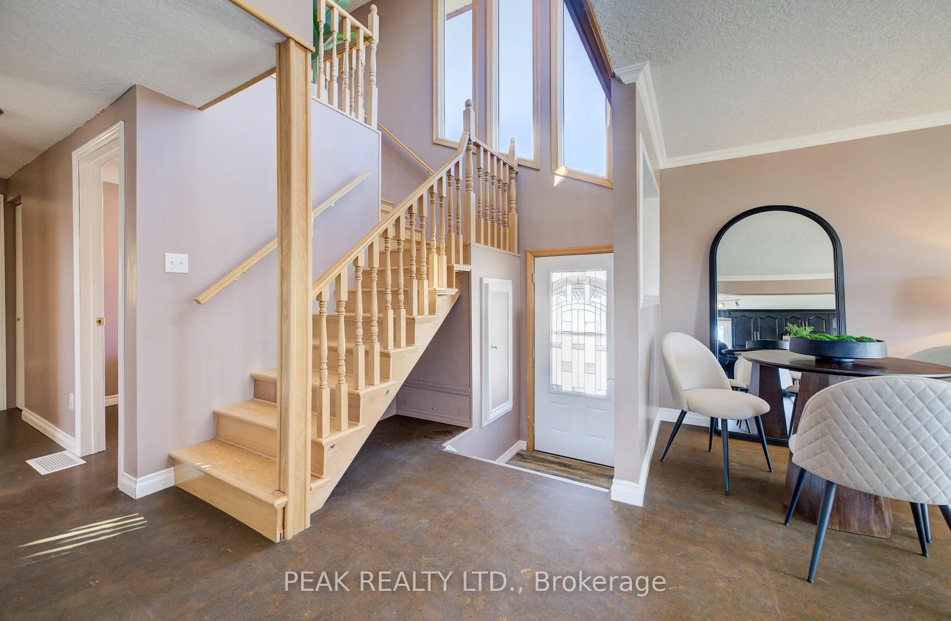 Photo 5 of 24 Farmington Place, Kitchener — HOMEH