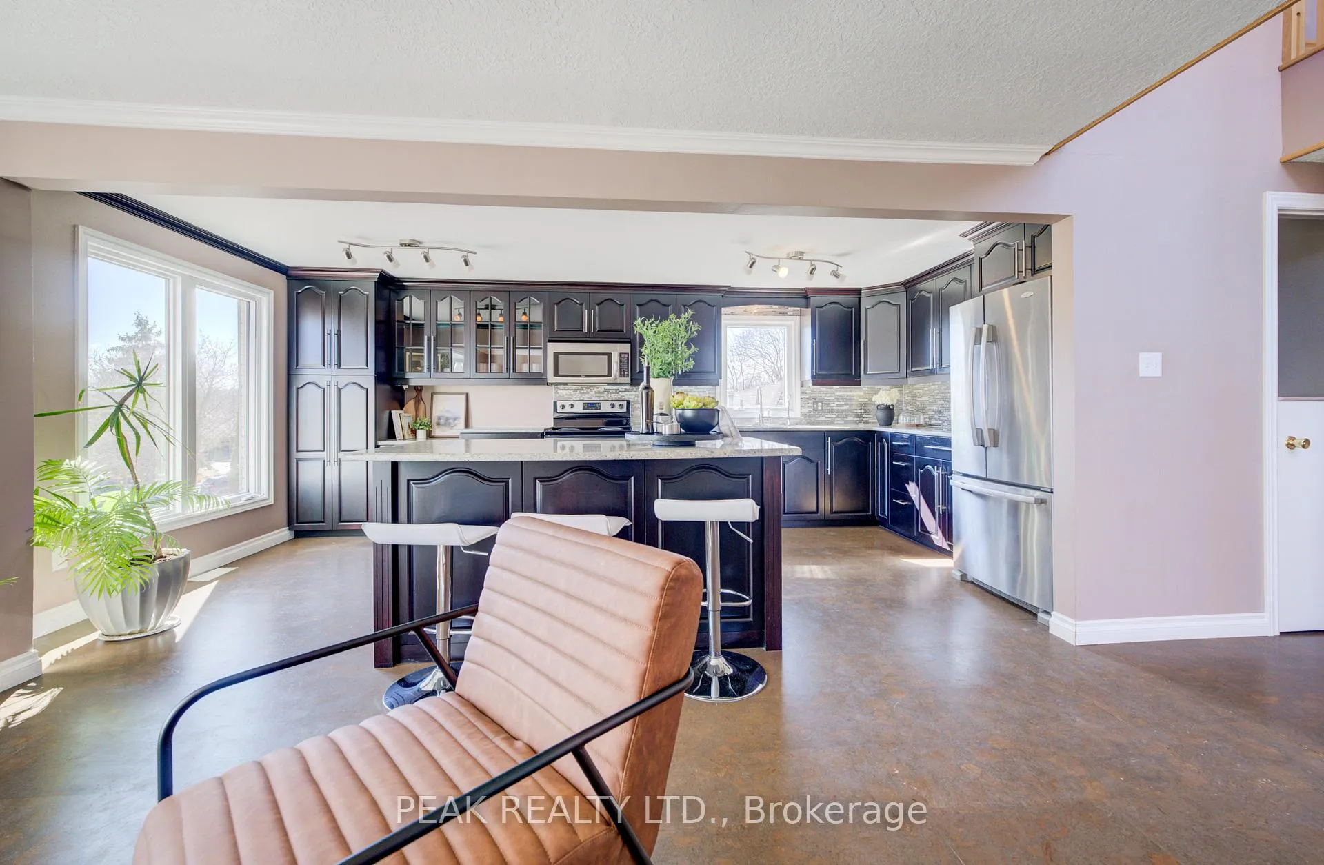 Photo 9 of 24 Farmington Place, Kitchener — HOMEH
