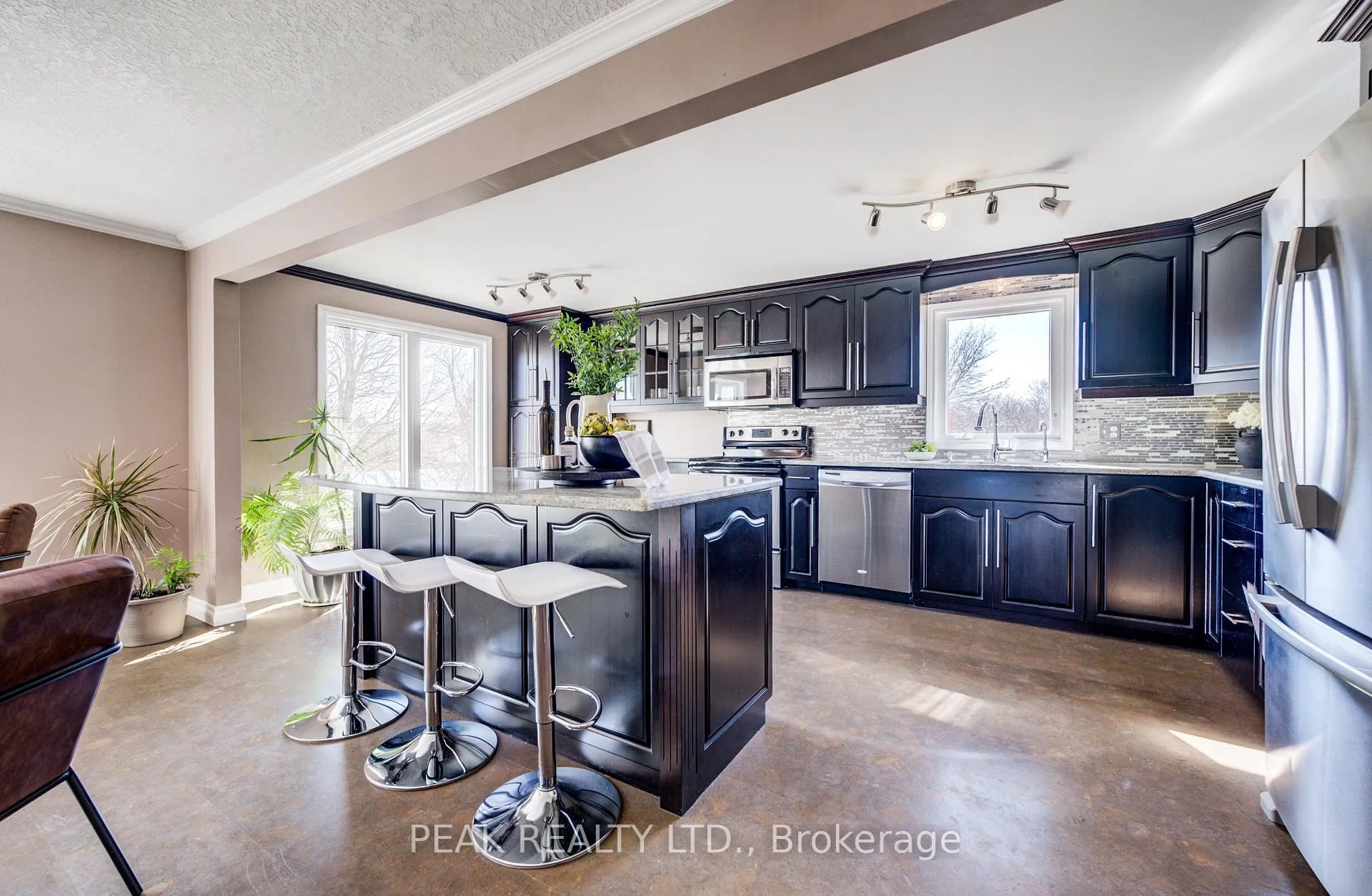 Photo 10 of 24 Farmington Place, Kitchener — HOMEH