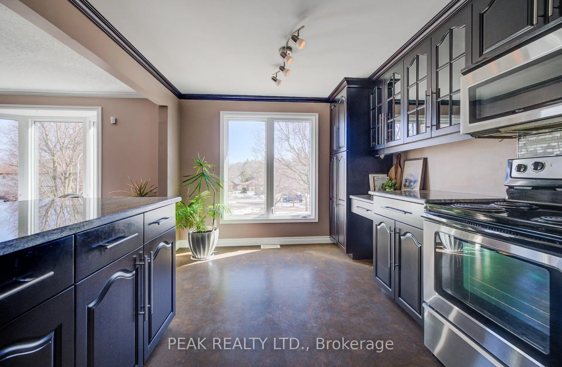 Photo 12 of 24 Farmington Place, Kitchener — HOMEH
