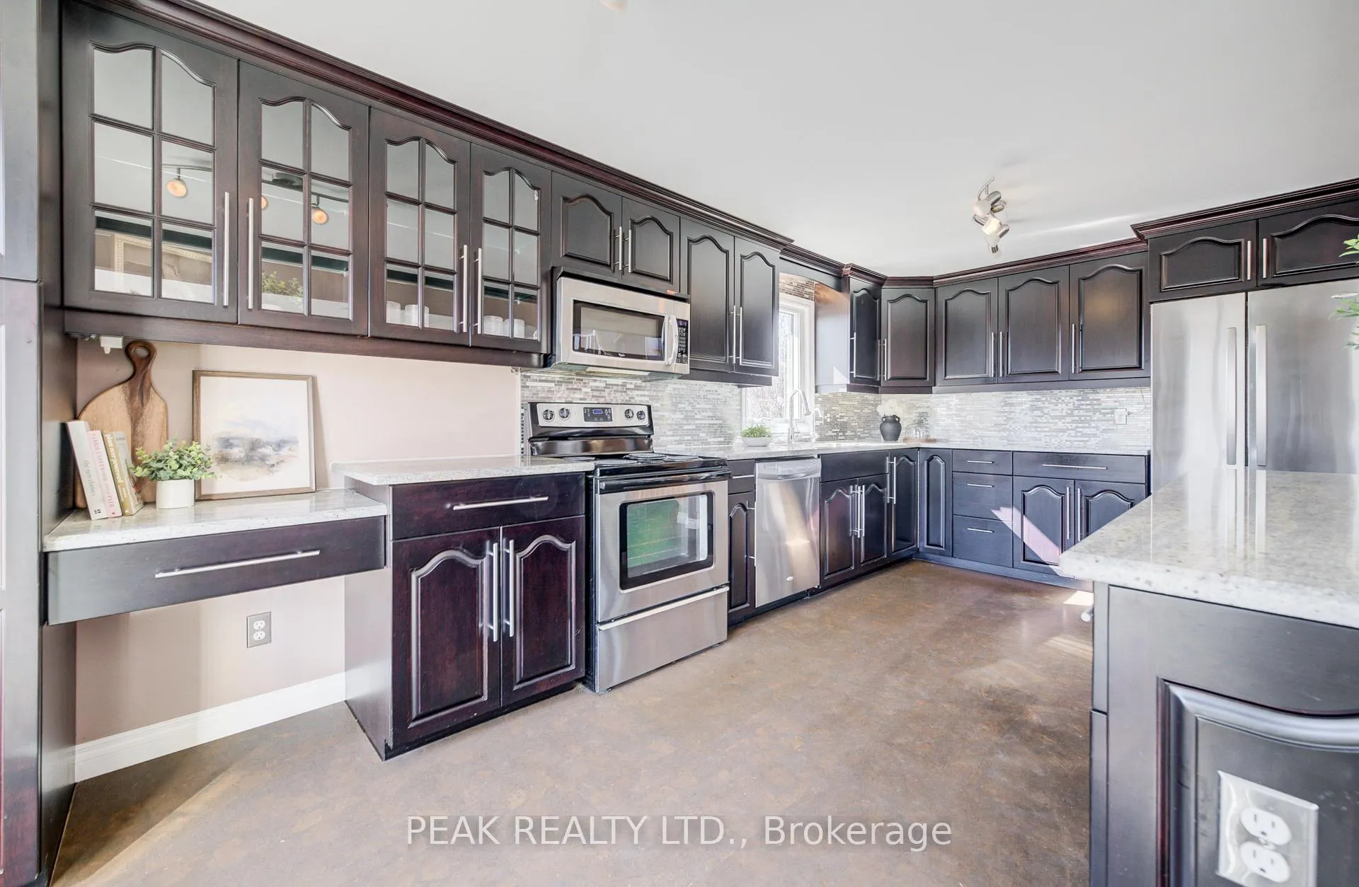 Photo 17 of 24 Farmington Place, Kitchener — HOMEH
