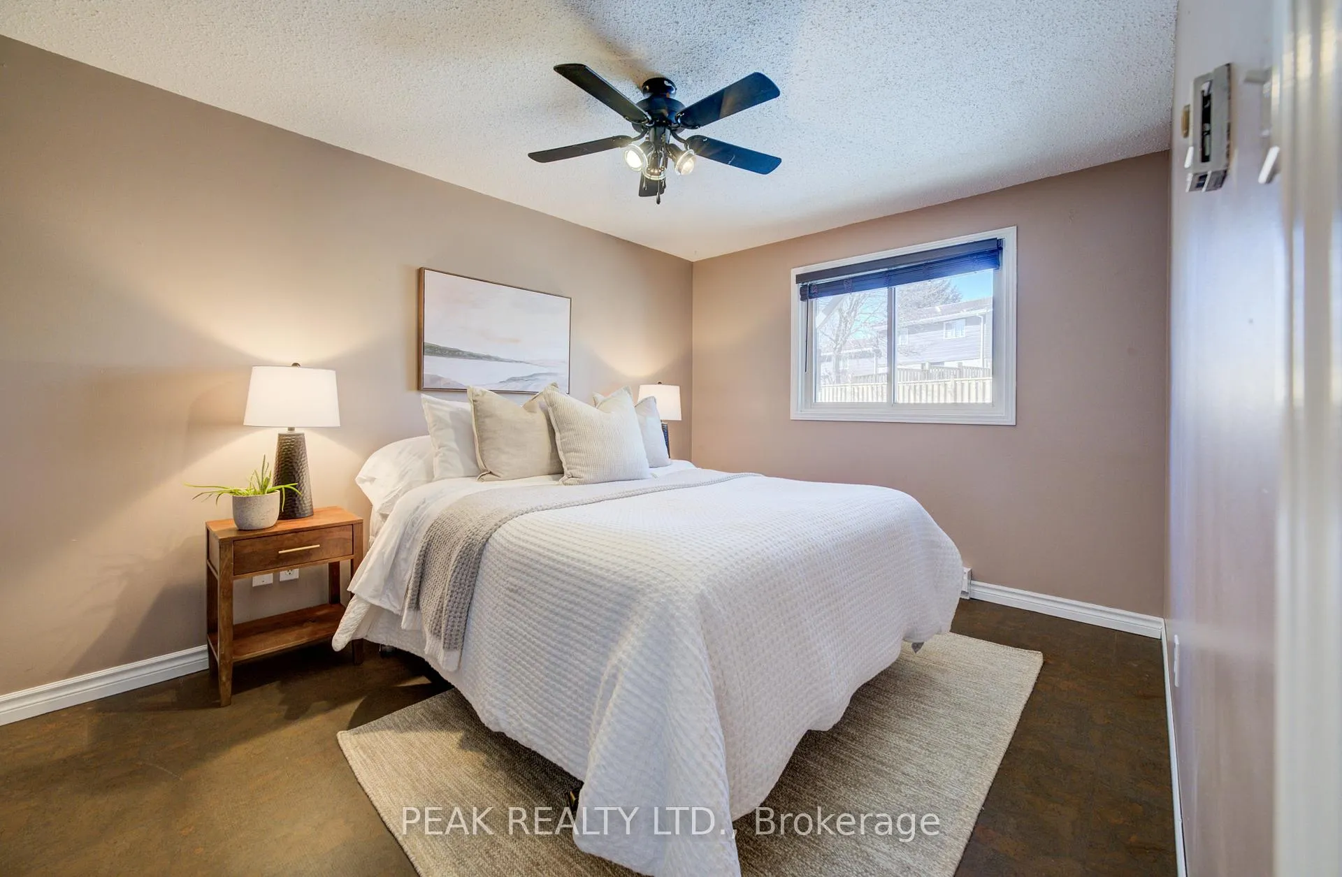Photo 20 of 24 Farmington Place, Kitchener — HOMEH